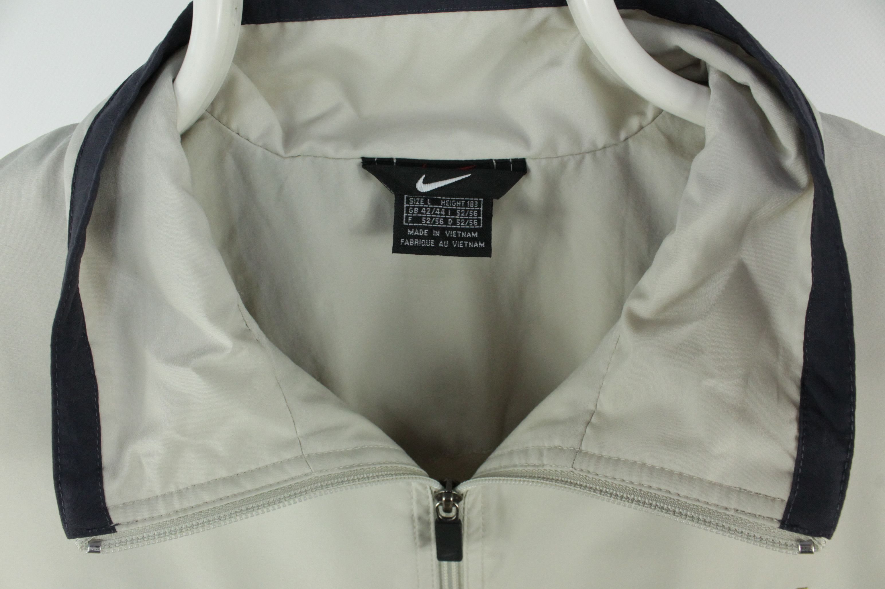 Nike Vintage Nike Nylon Track Top Oversized Windbreaker Jacket Size US L / EU 52-54 / 3 - 3 Thumbnail