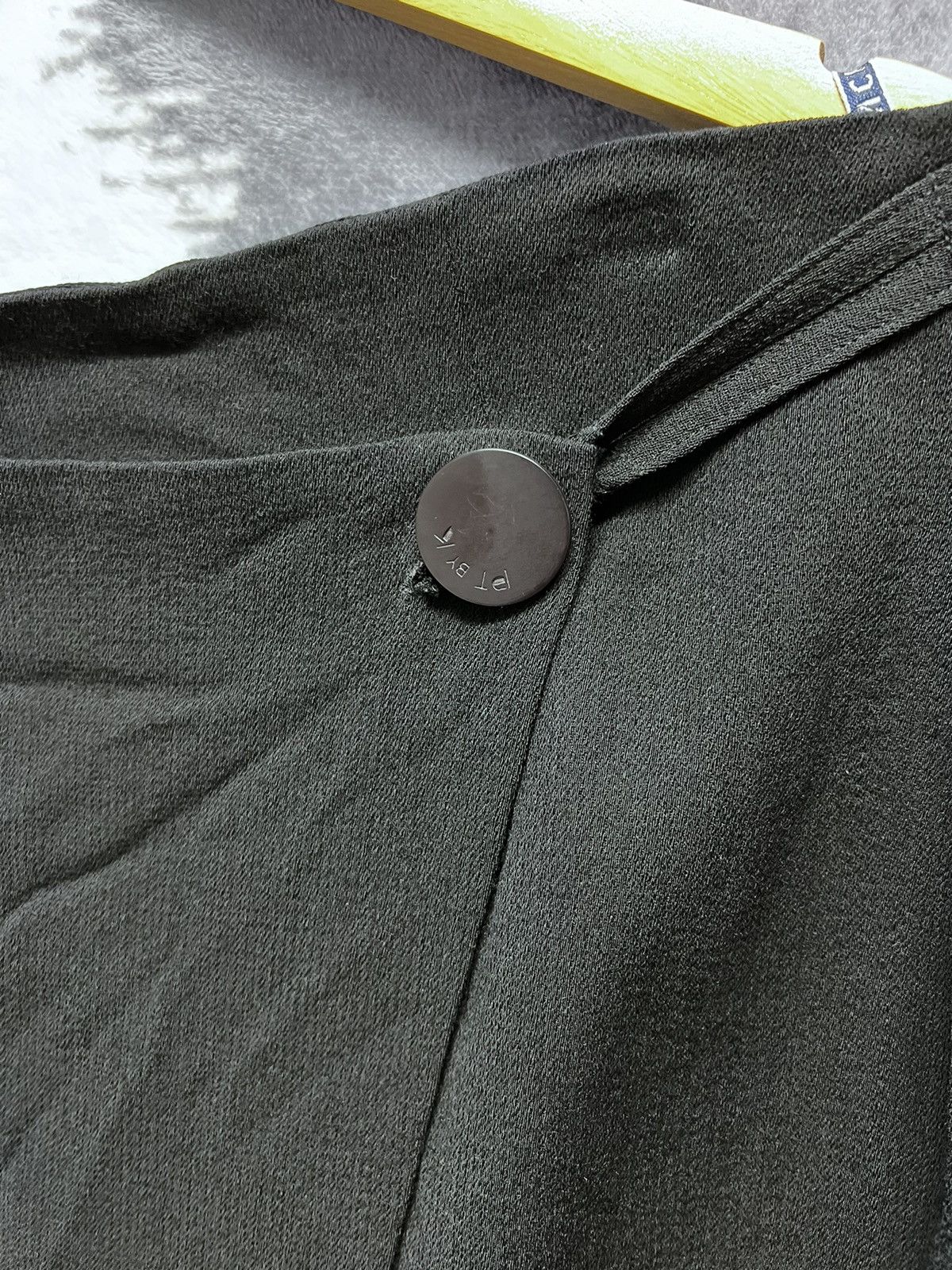 Designer × Givenchy × Vintage Givenchy mid black wool skirt vintage luxury old money Size 32" / US 10 / IT 46 - 3 Thumbnail