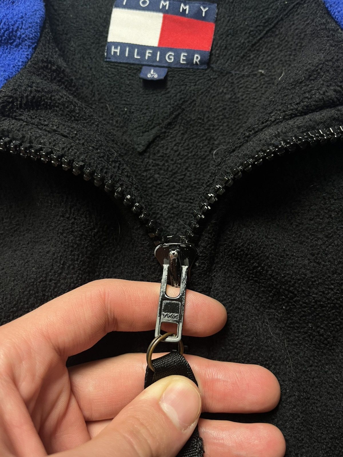 Other Vintage Tommy Hilfiger Fleece Jacket Big Logo Y2K Size US L / EU 52-54 / 3 - 18 Thumbnail