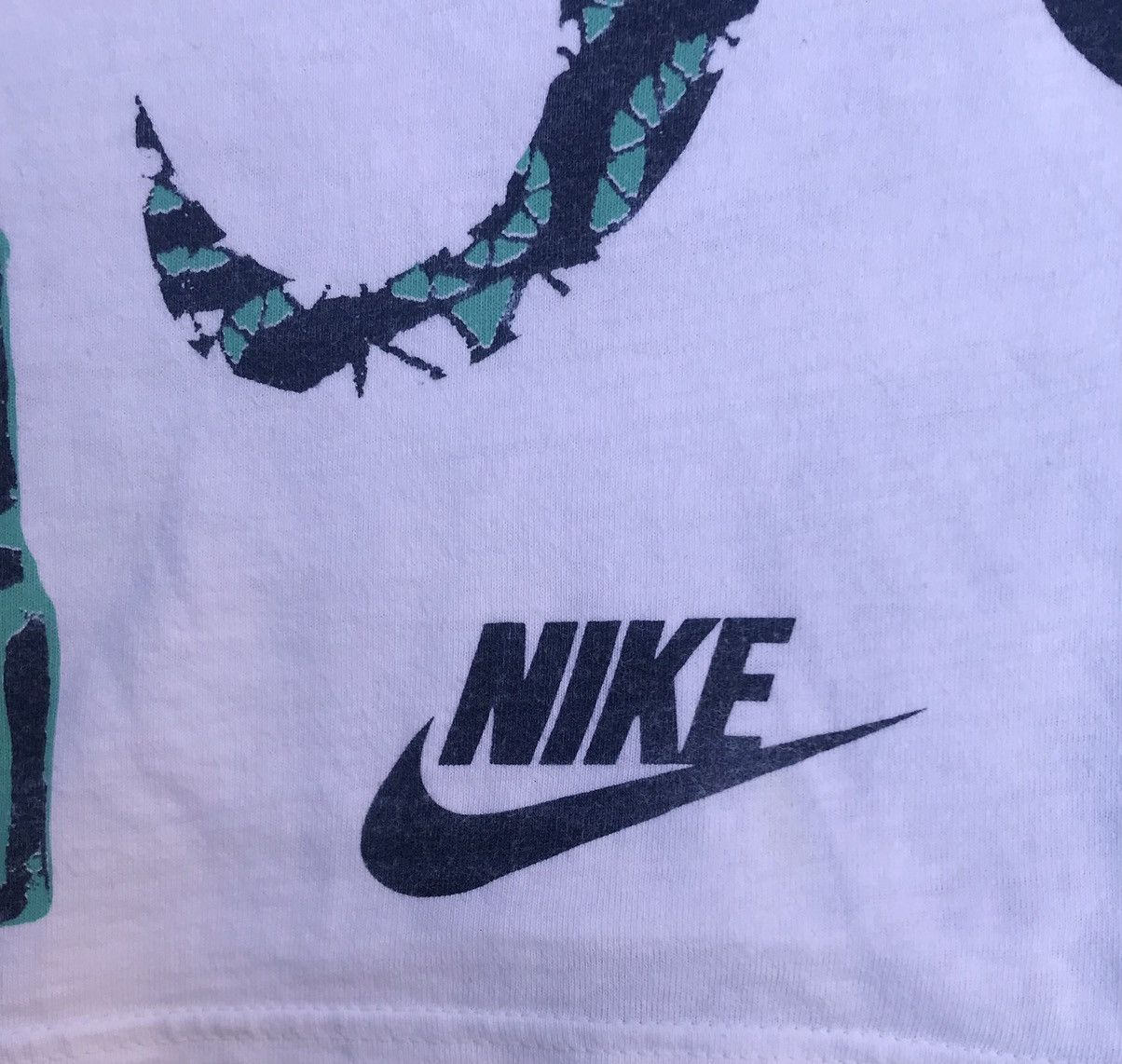 Nike Vintage 90s Nike Graphic AOP Tee t shirt Size US S / EU 44-46 / 1 - 4 Thumbnail