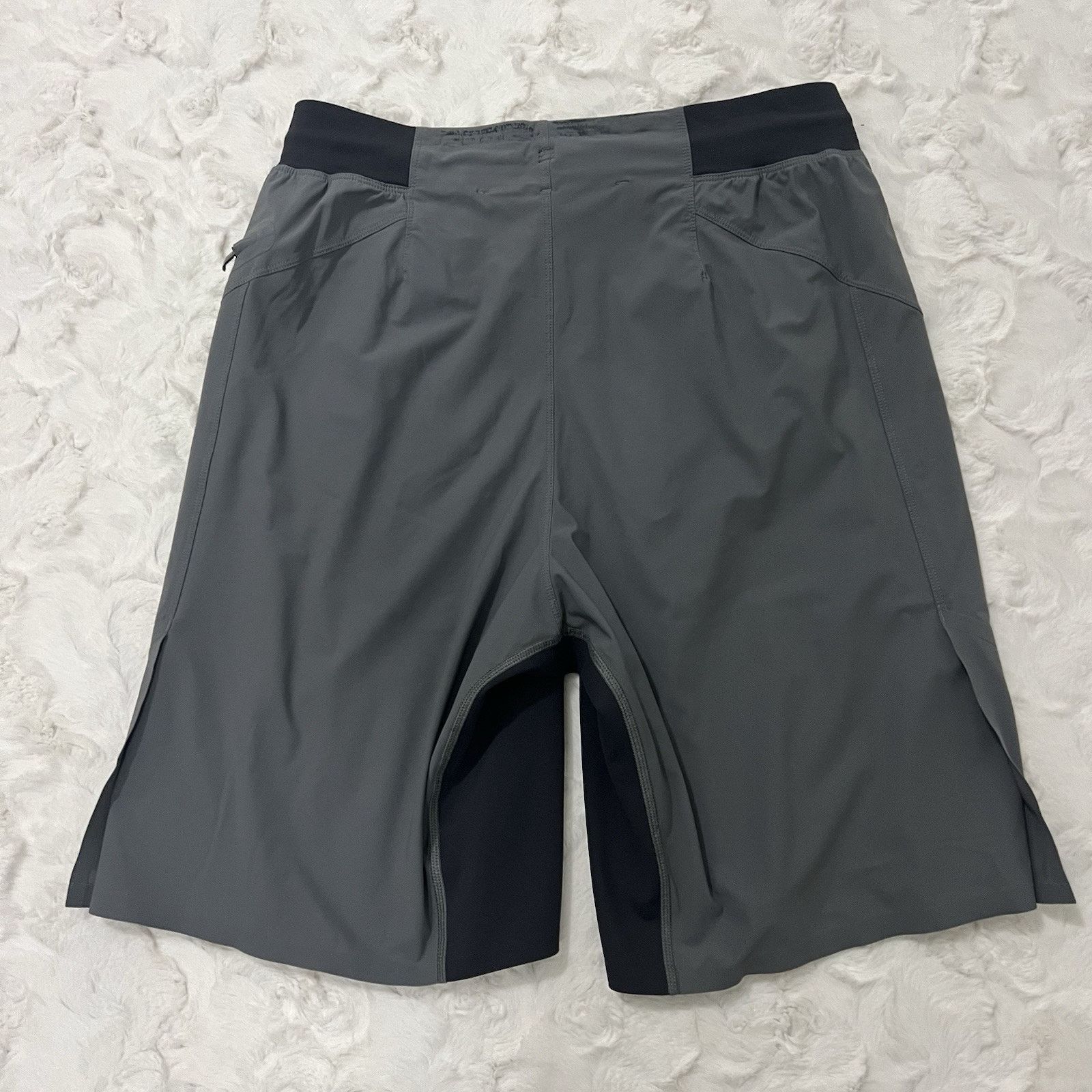 Lululemon Lululemon Shorts Mens Small Gray Black Pace Breaker Lined Size US 26 / EU 42 - 2 Thumbnail