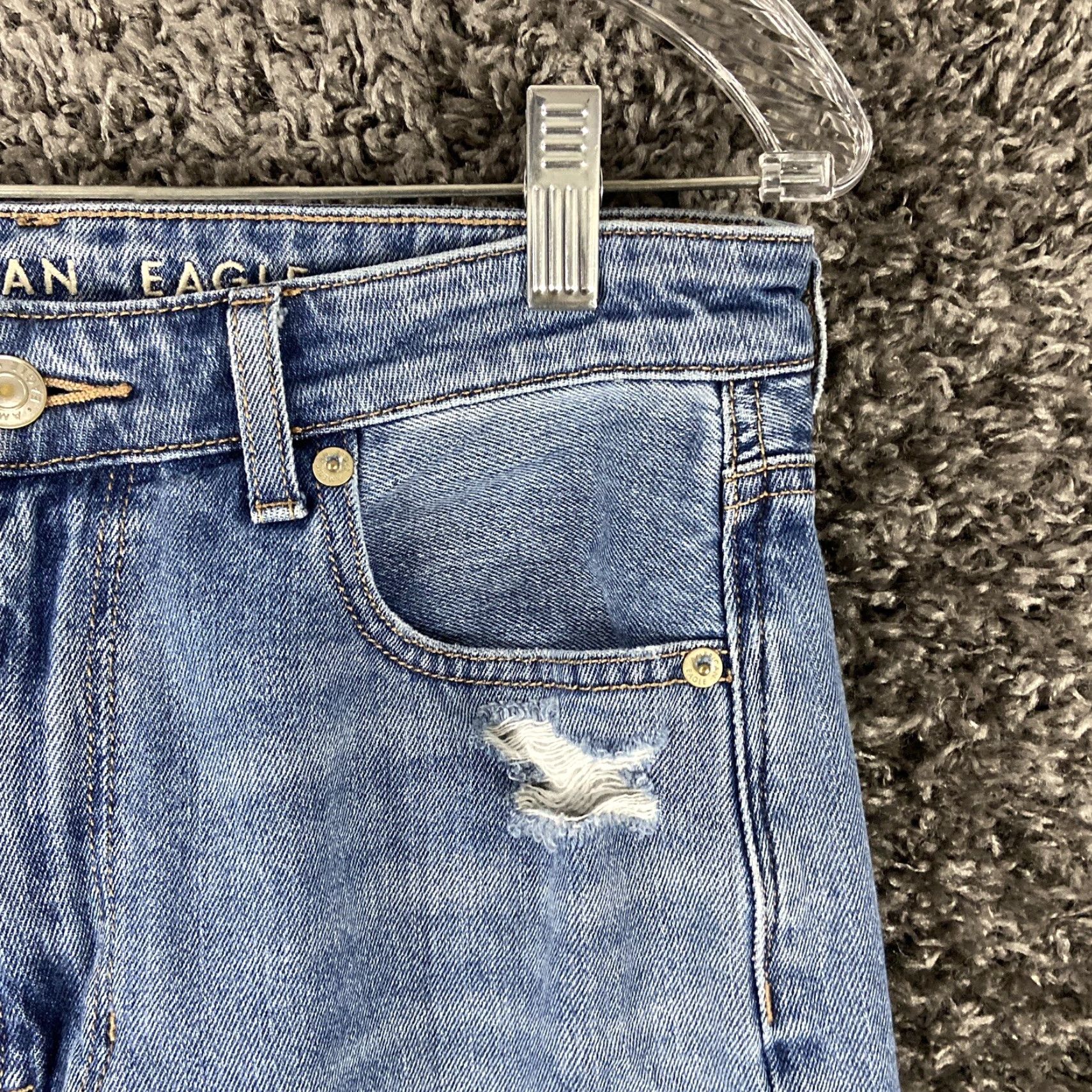 American Eagle Outfitters American Eagle Jeans Women 6 Blue Distressed Comfort Stretch Mom Size 28" / US 6 / IT 42 - 4 Thumbnail