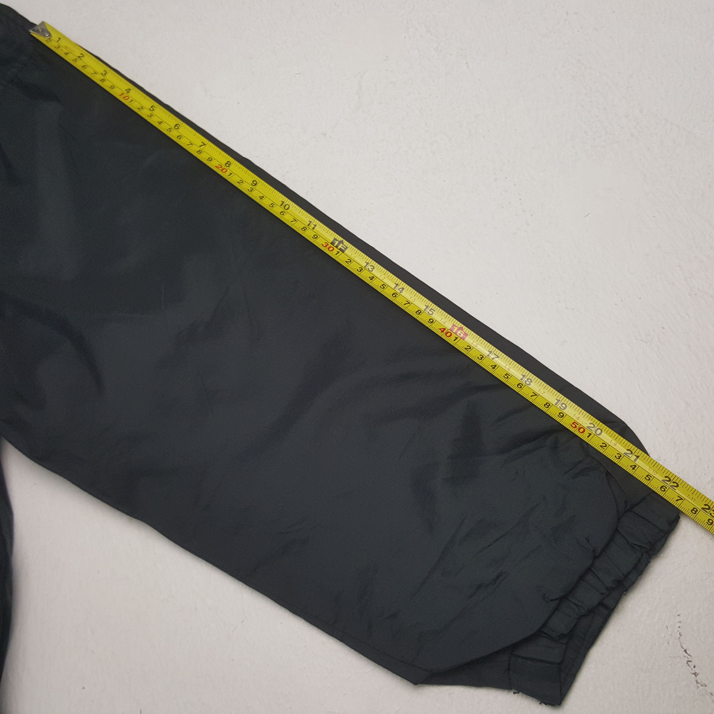 Nike Vintage Nike Big Swoosh Windbreaker Jacket Size US L / EU 52-54 / 3 - 8 Thumbnail