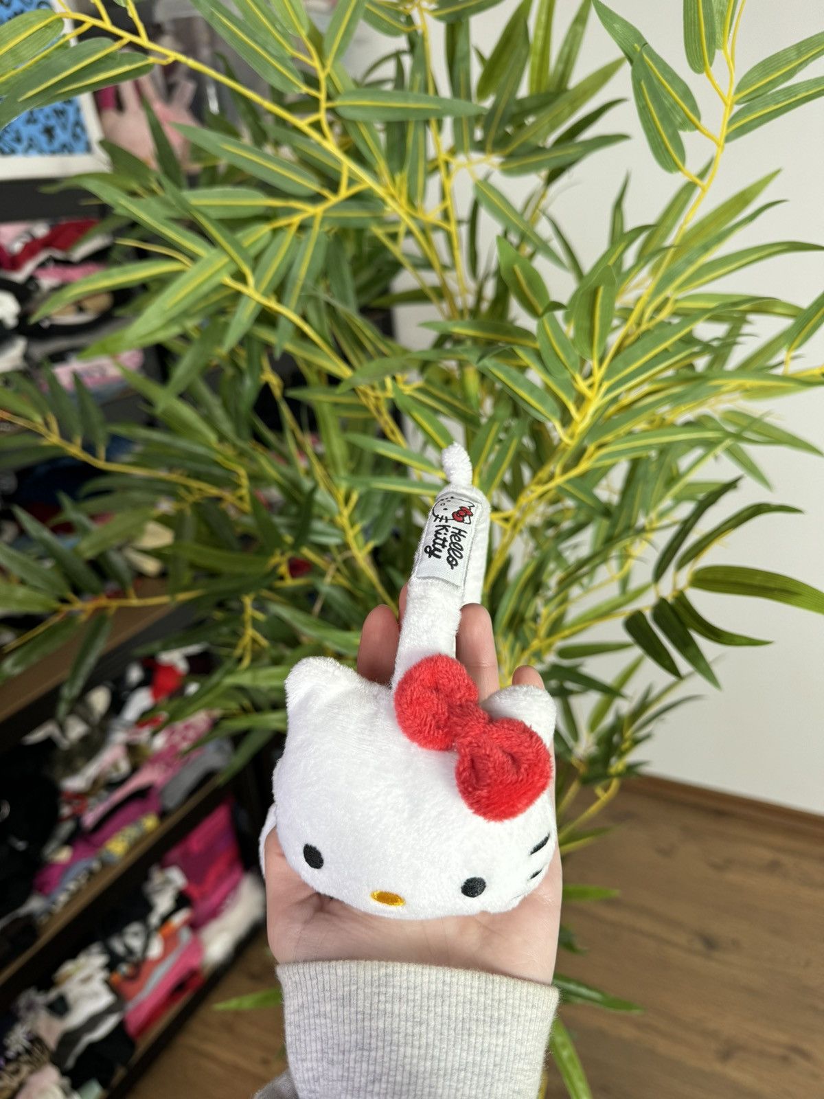 Cartoon Network VINTAGE CUTE HELLO KITTY 2000s WARM HEADPHONES Size ONE SIZE - 3 Thumbnail