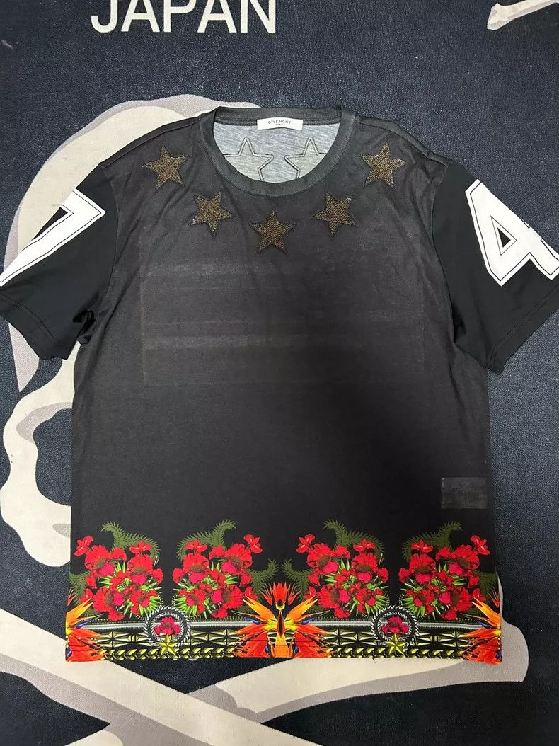 Givenchy Givenchy Short-sleeved T-shirt with embroidered five-point Size US M / EU 48-50 / 2 - 1 Thumbnail