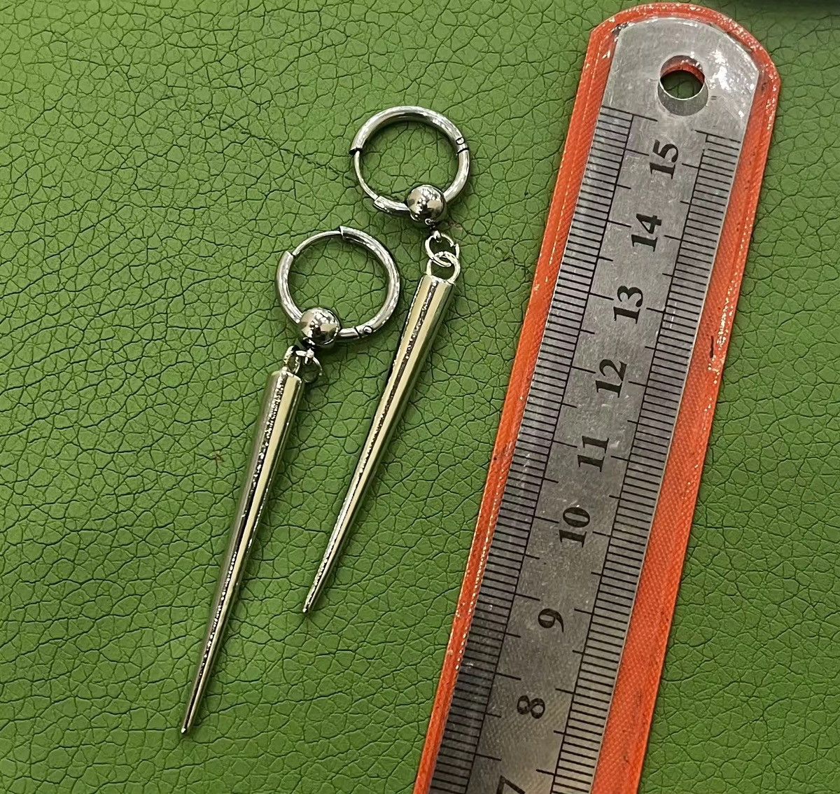 Jewelry spike huggie hoop earrings Size ONE SIZE - 6 Thumbnail