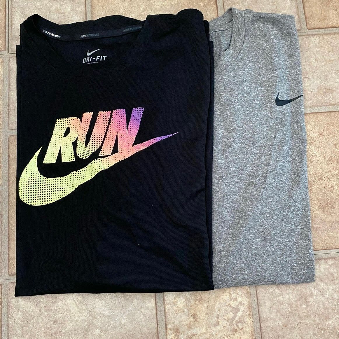 Nike 2pcs Nike Dri-Fit Run Tshirts Black and Gray Men’s XL Size US XL / EU 56 / 4 - 2 Thumbnail