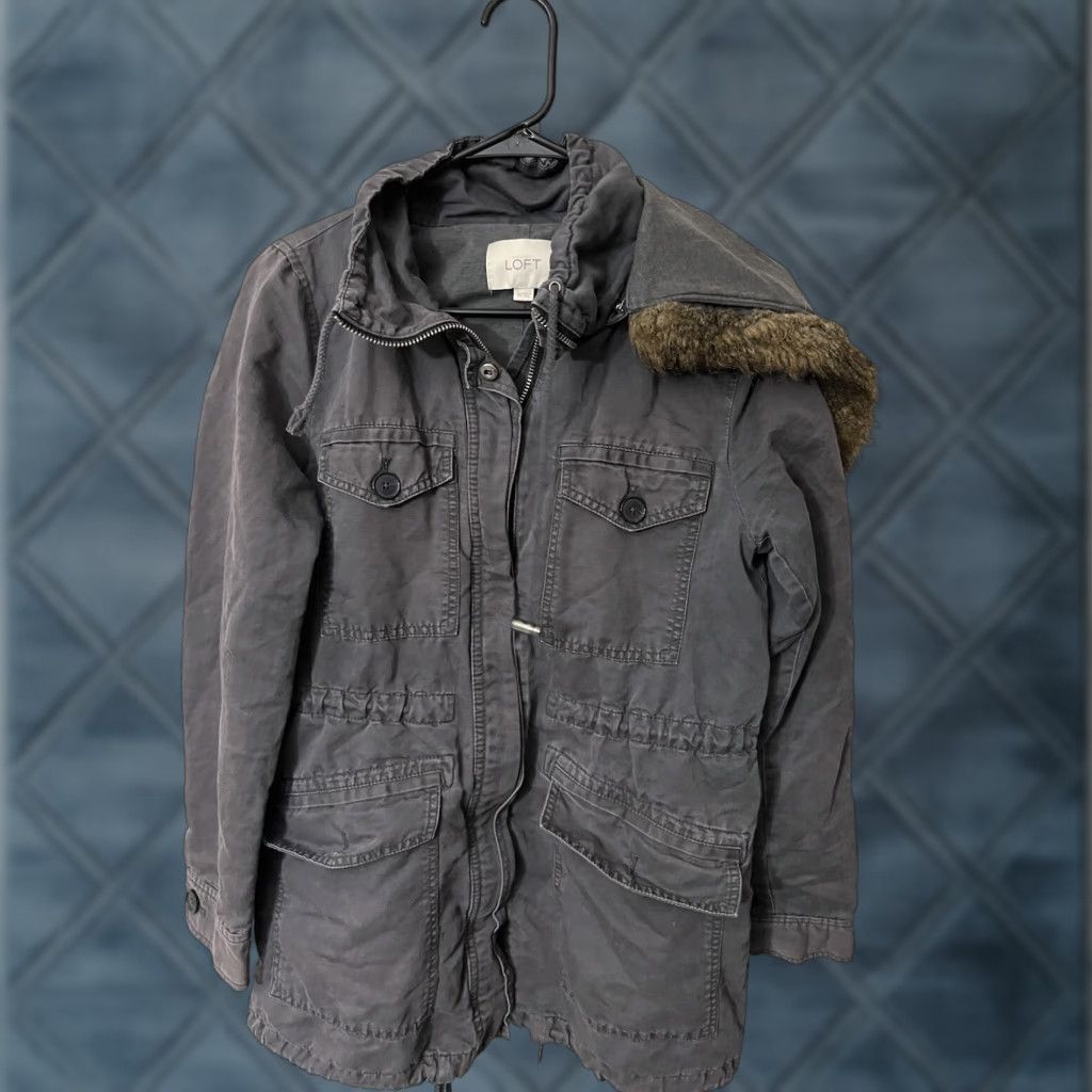 Ann Taylor VINTAGE Ann Taylor Loft Grey Utility Winter Jacket with Faux Fur Hood XS Womens Size XS / US 0-2 / IT 36-38 - 1 Thumbnail