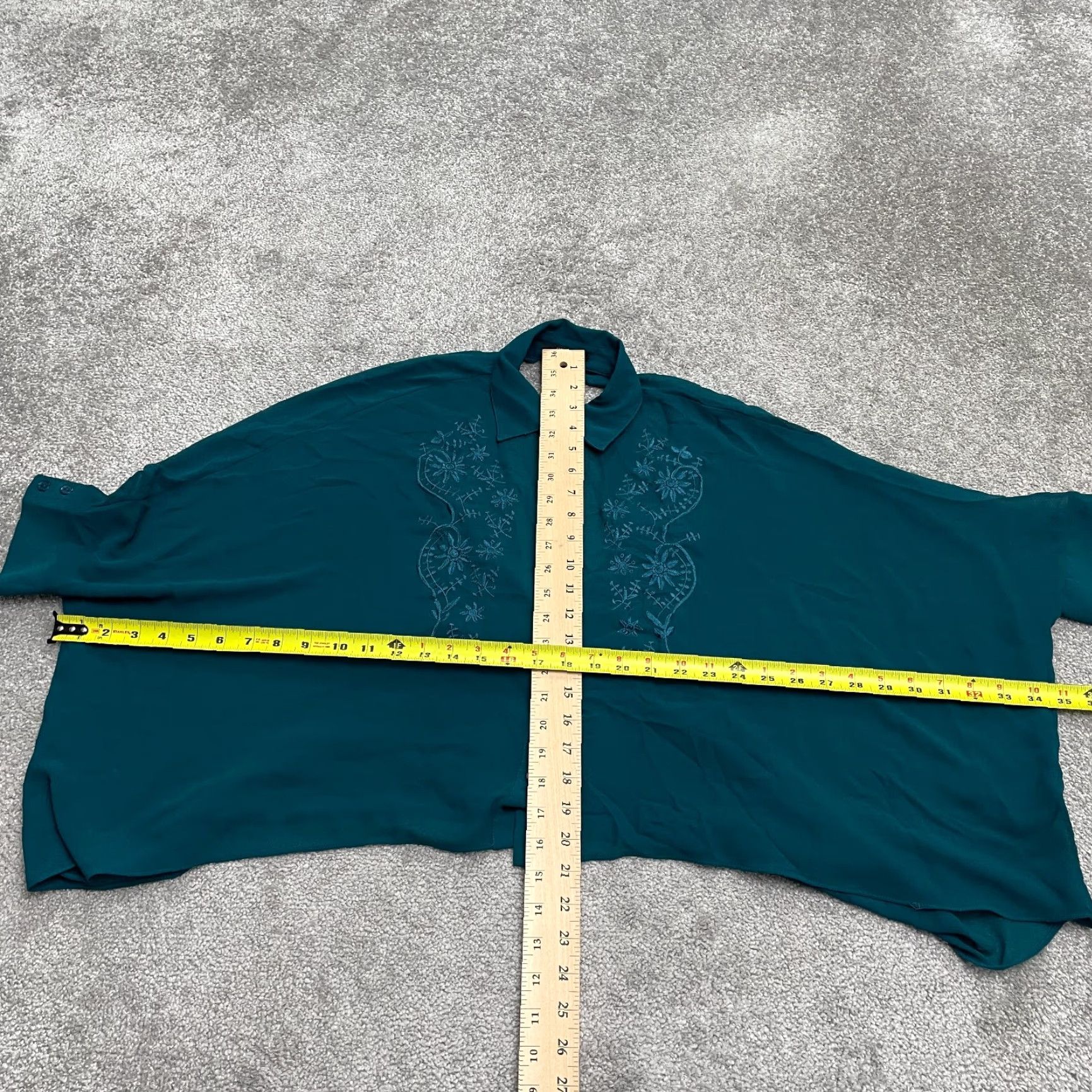 Forever 21 FOREVER 21 Shirt Womens Small Green Cropped Oversized Embroidered Button-Up Casual Sheer Chiffon Short Sleeve Size S / US 4 / IT 40 - 7 Thumbnail