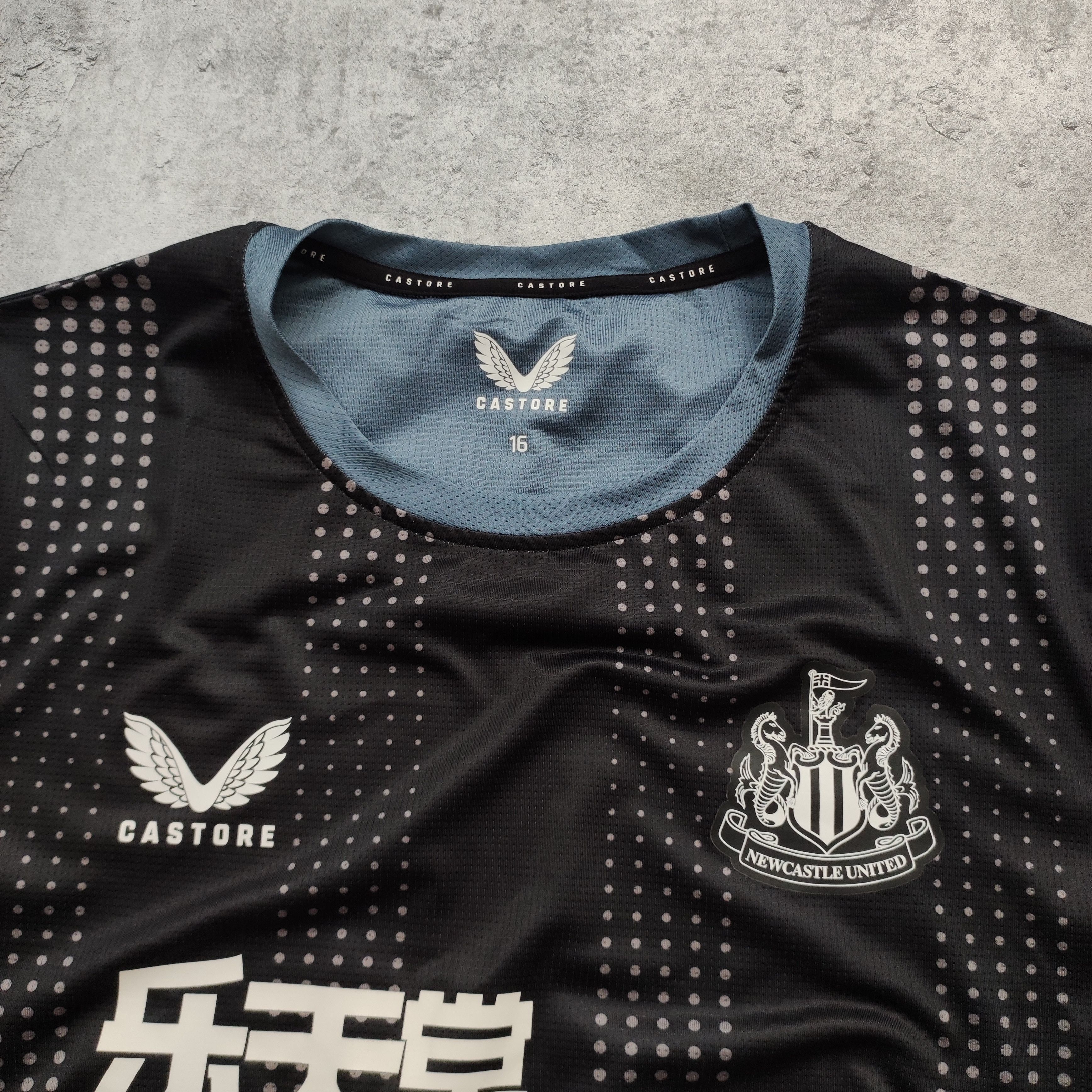 Other RARE Castore Newcastle United 2023 Training Football Jersey Size XL / US 12-14 / IT 48-50 - 5 Thumbnail