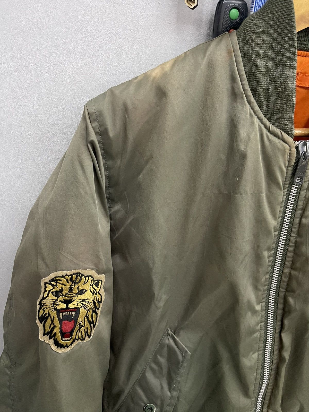 Alpha Industries Vtg Alpha Industries MA-1 Bomber Jacket Lion Patch Size US M / EU 48-50 / 2 - 2 Thumbnail
