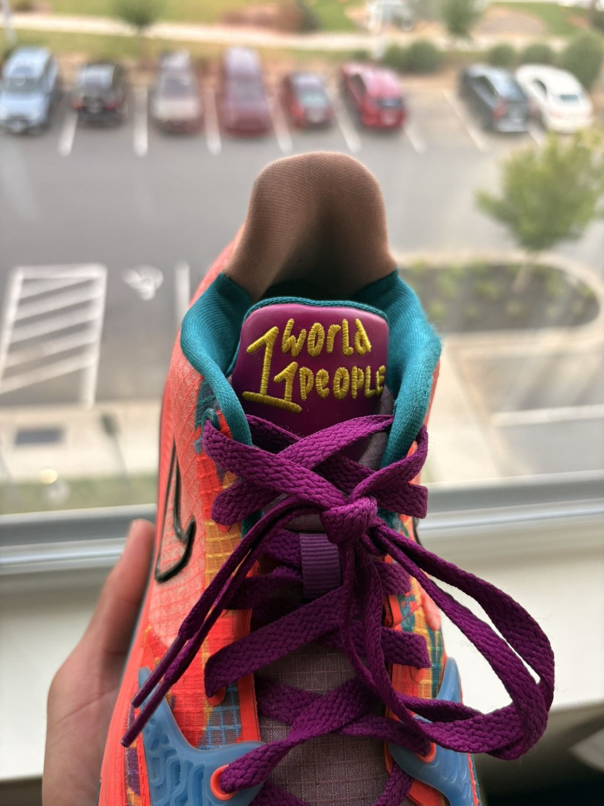 Nike Kyrie low 4 1 world 1 people Size US 8 / EU 41 - 6 Thumbnail