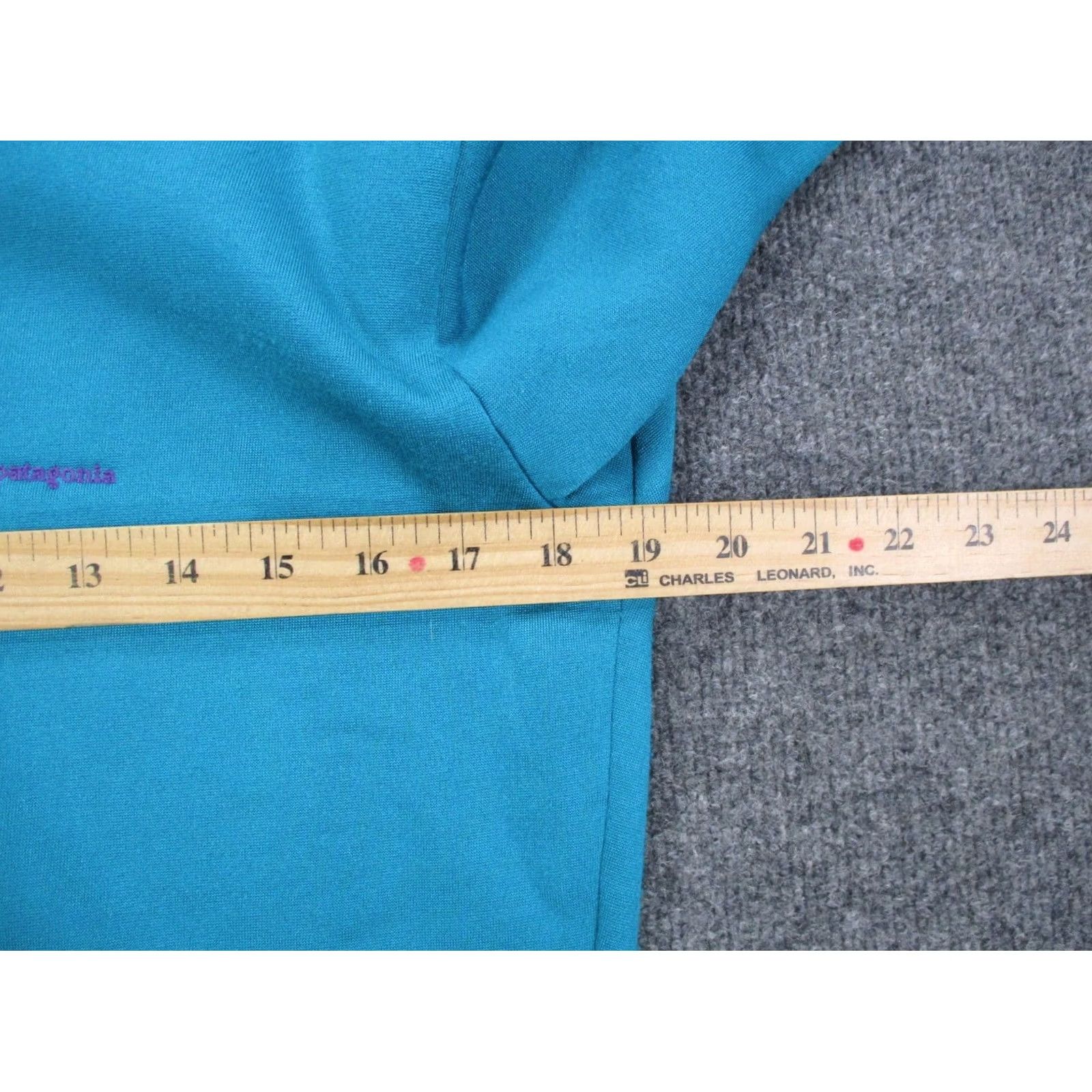 Patagonia VINTAGE Patagonia Sweater Womens S Blue Jacket Capilene USA Made Outdoors 90s Size S / US 4 / IT 40 - 5 Thumbnail
