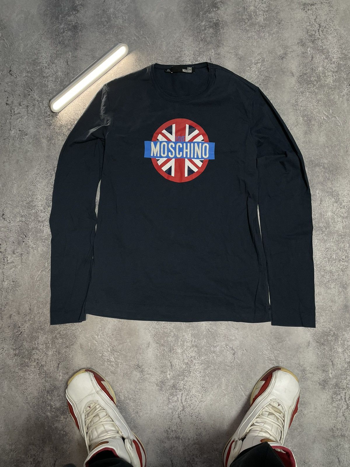 Moschino Love Moschino BIG LOGO UK Flag LS Tee Streetwear Size US XL / EU 56 / 4 - 1 Thumbnail