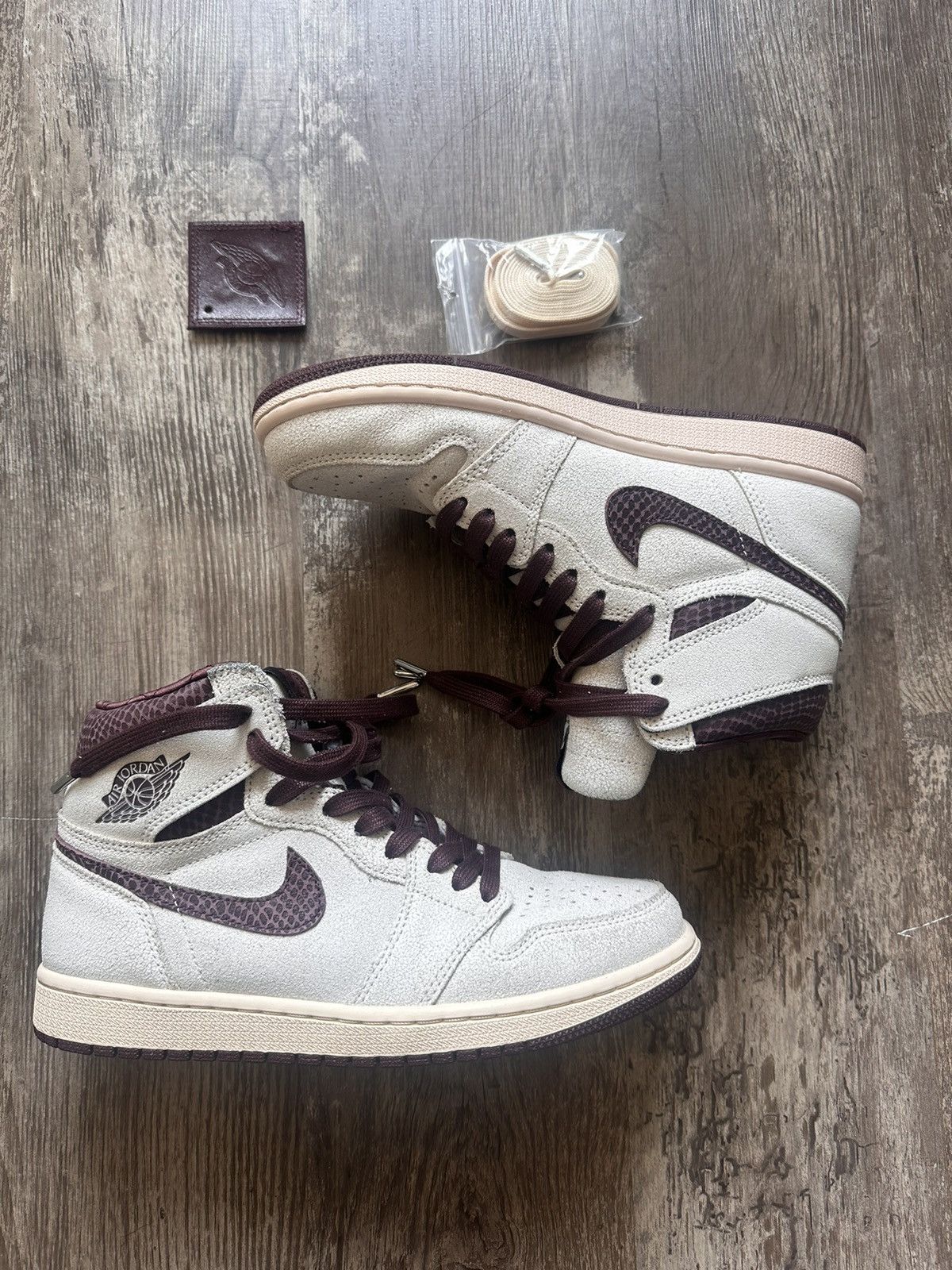 A Ma Maniere × Jordan Brand × Nike A Ma Maniere x Air Jordan 1 High OG Sail Burgundy US8 Size US 8 / EU 41 - 1 Thumbnail