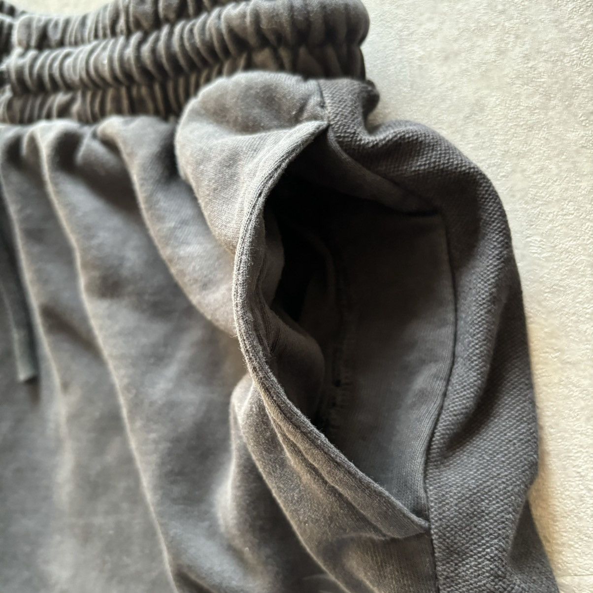 Gymshark Black gymshark crest oversized baggy joggers Size US 30 / EU 46 - 5 Thumbnail