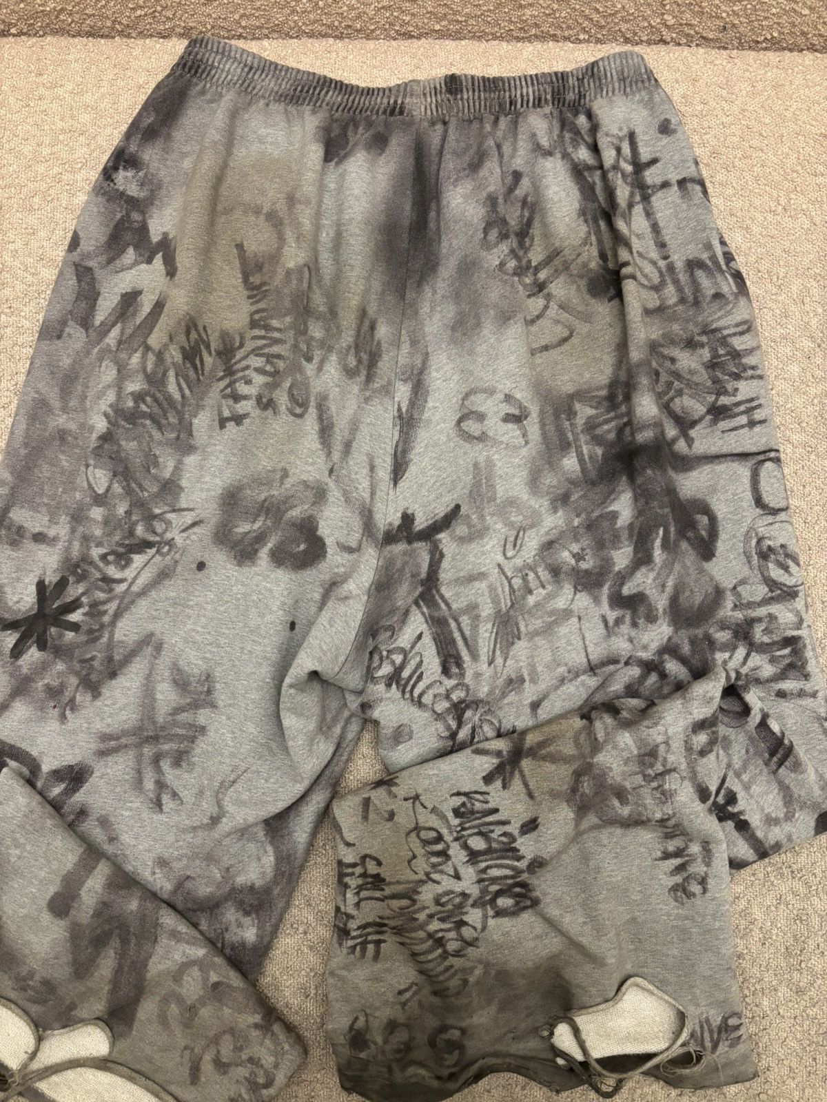 Balenciaga Balenciaga Skater Graffiti Sweatpants (Grey) Size US 36 / EU 52 - 4 Thumbnail