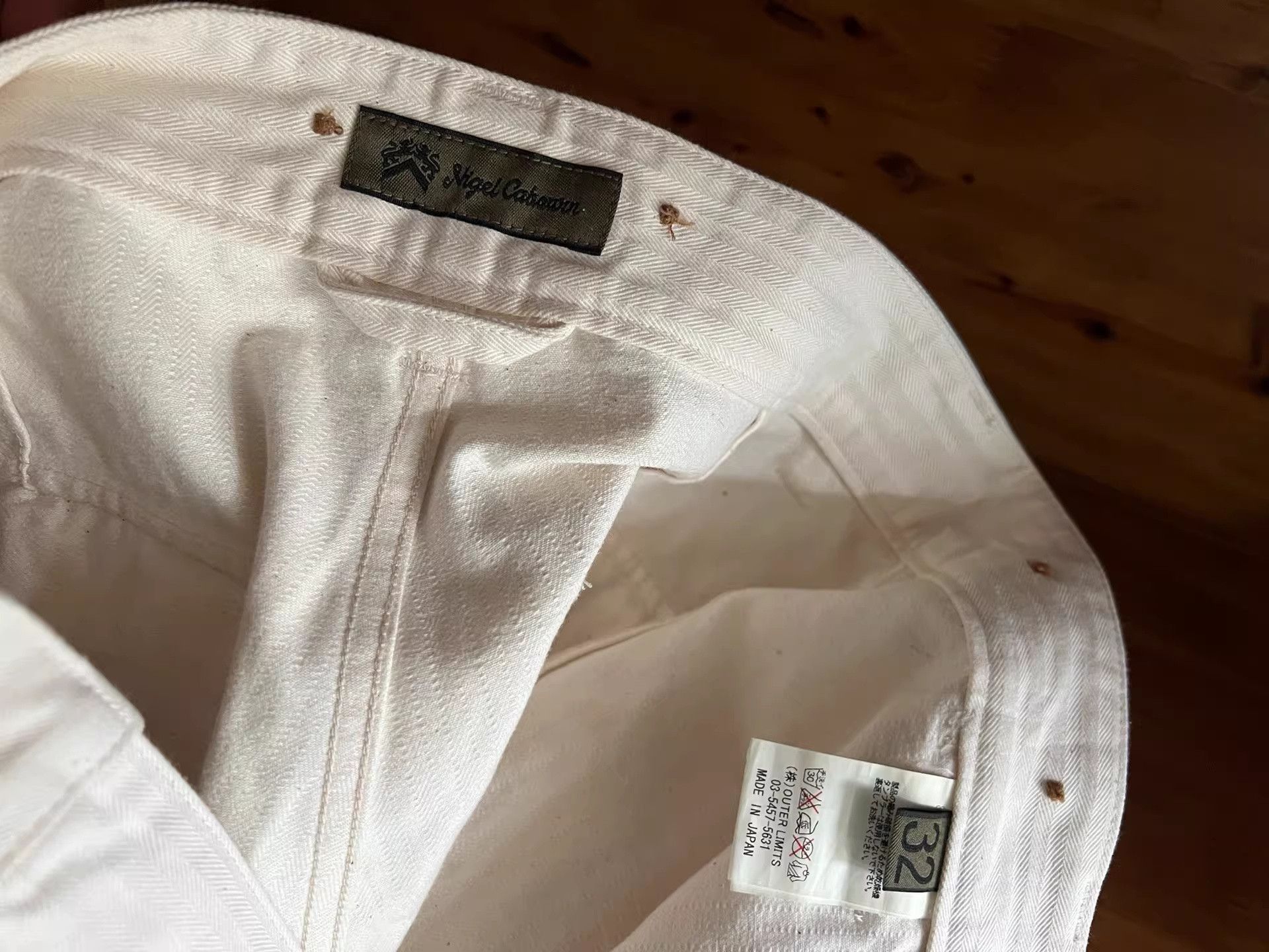Nigel Cabourn Nigel Cabourn White Herringbone Cargo Shorts Size US 32 / EU 48 - 8 Thumbnail