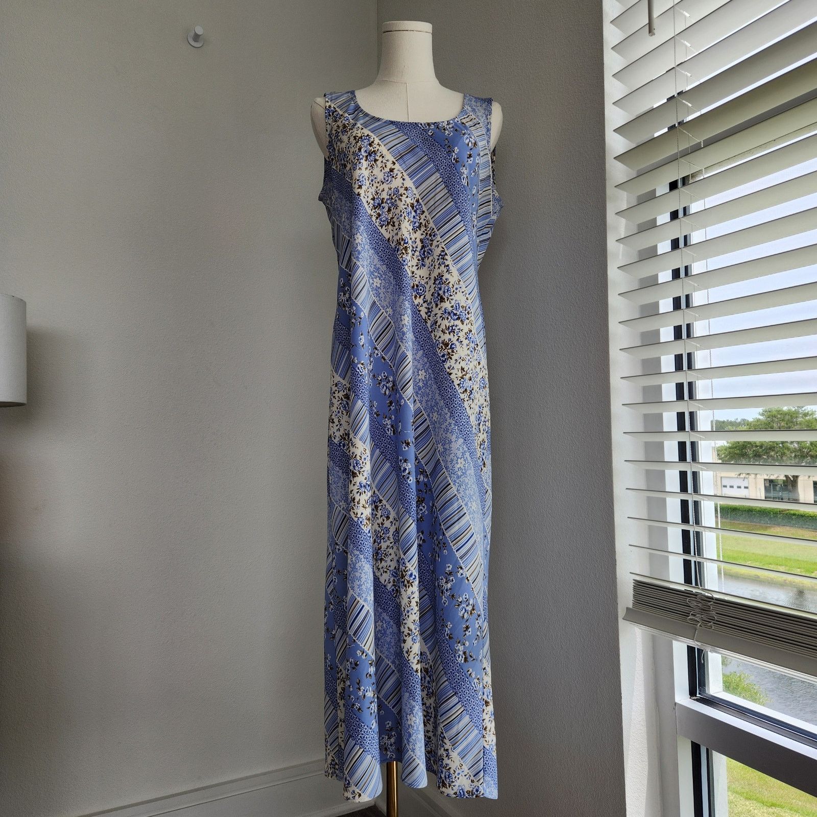 Vintage Vintage Blue Floral Striped Sheath Sleeveless Maxi Dress M Size M / US 6-8 / IT 42-44 - 1 Thumbnail