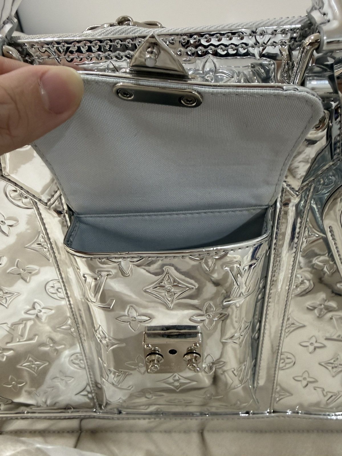 Louis Vuitton Alma Travel bag Size ONE SIZE - 6 Thumbnail