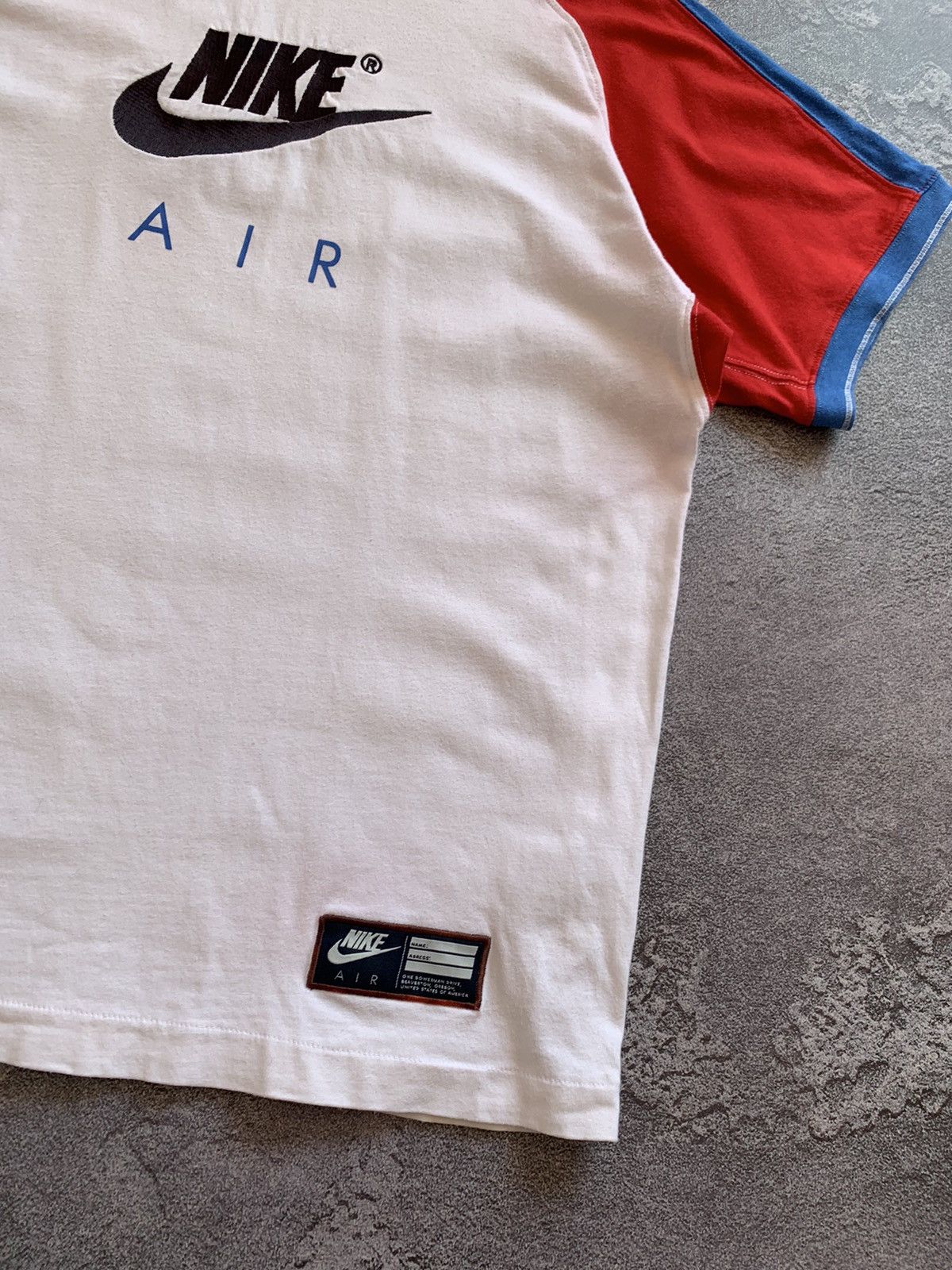 Nike × Nike ACG × Vintage VTG 90’s Nike Center Big Logo T-shirt Y2K Size US L / EU 52-54 / 3 - 4 Thumbnail