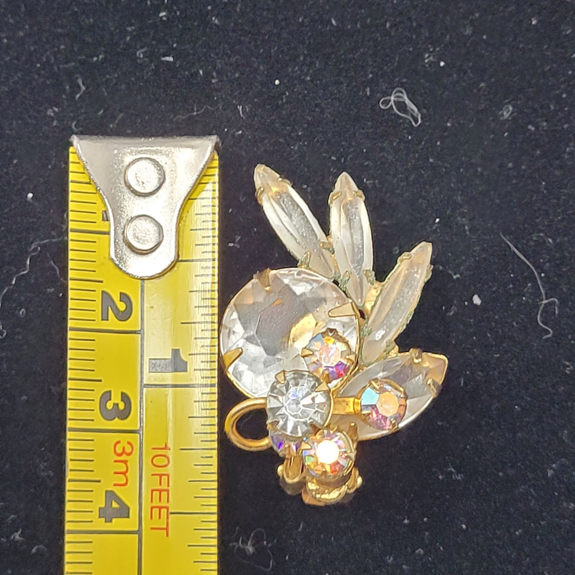 Vintage Vintage Gold-Tone Crystal Rhinestone Climber Clip-On Earring Size ONE SIZE - 3 Thumbnail