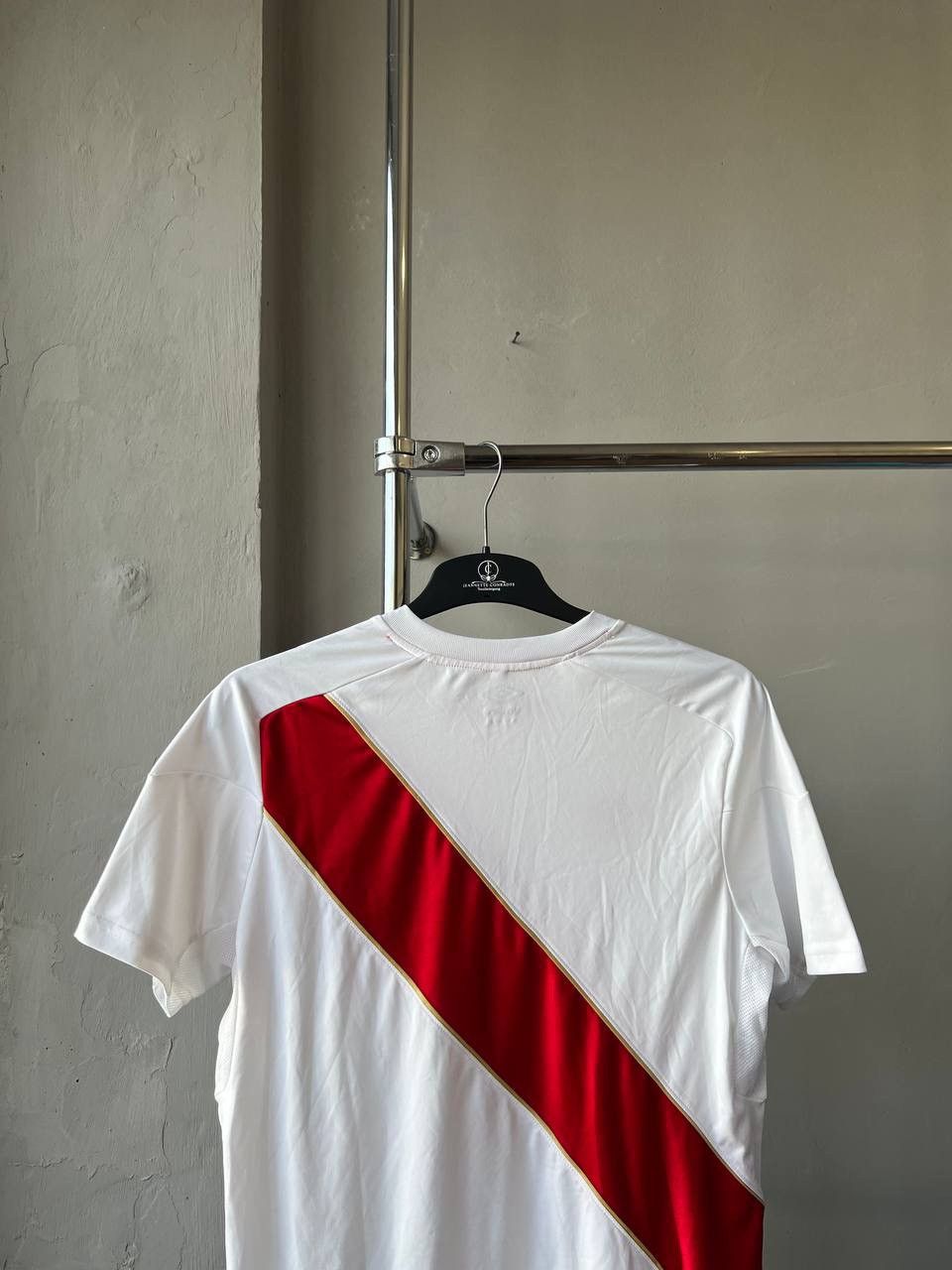 Umbro 2018 PERU NATIONAL TEAM HOME SOCCER JERSEY FOOTBALL SHIRT M Size US M / EU 48-50 / 2 - 11 Thumbnail