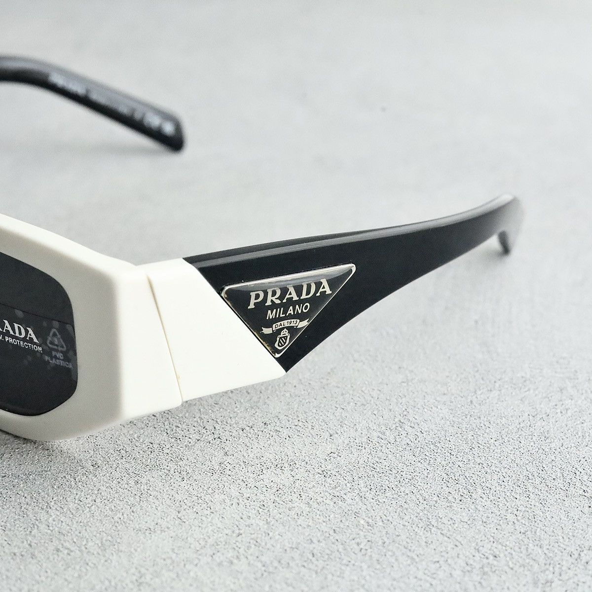 Prada PRADA 09ZS SUNGLASSES Size ONE SIZE - 3 Thumbnail