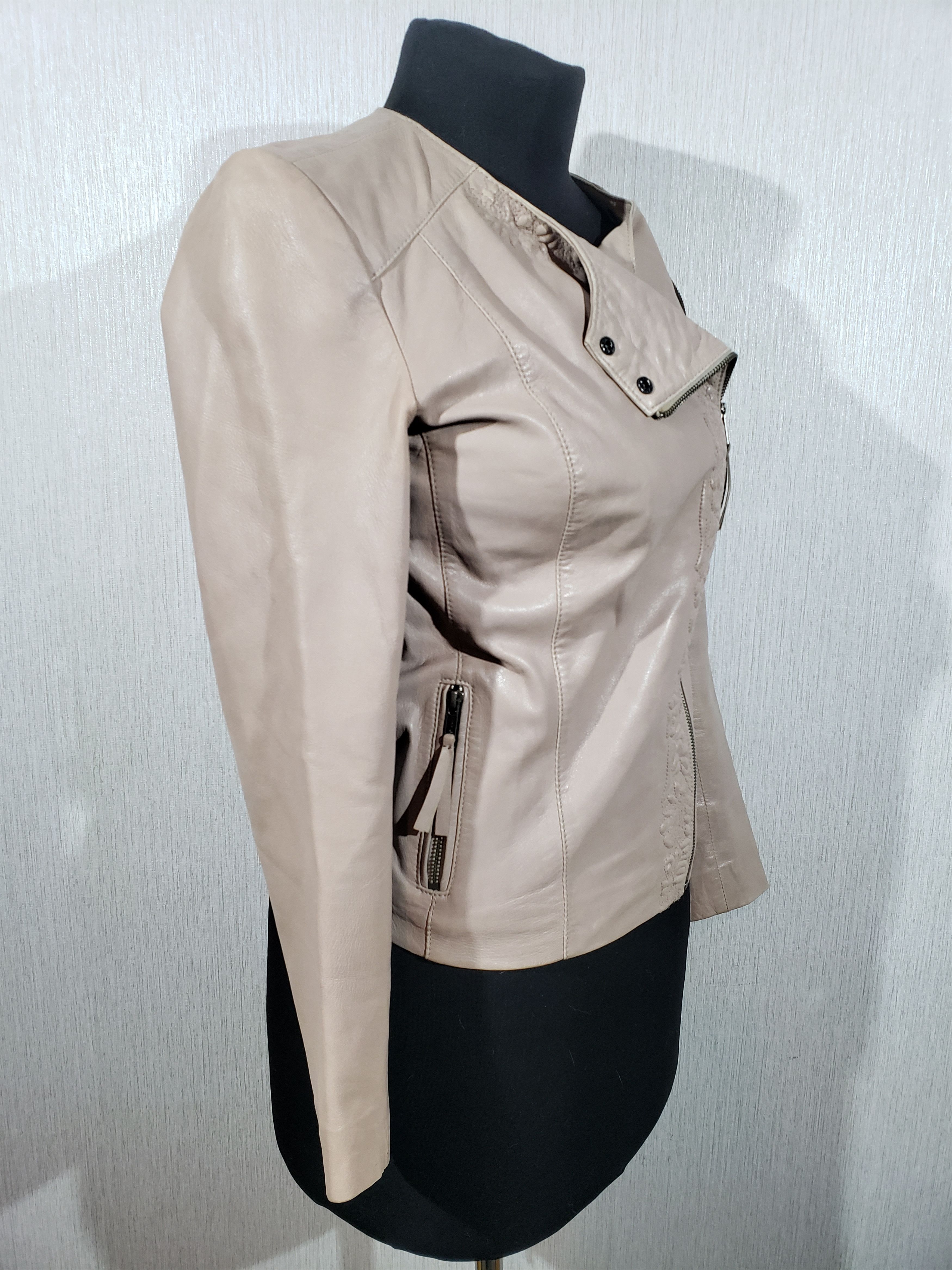 Other Stylish women's leather jacket with a metal zipper. Size M / US 6-8 / IT 42-44 - 3 Thumbnail