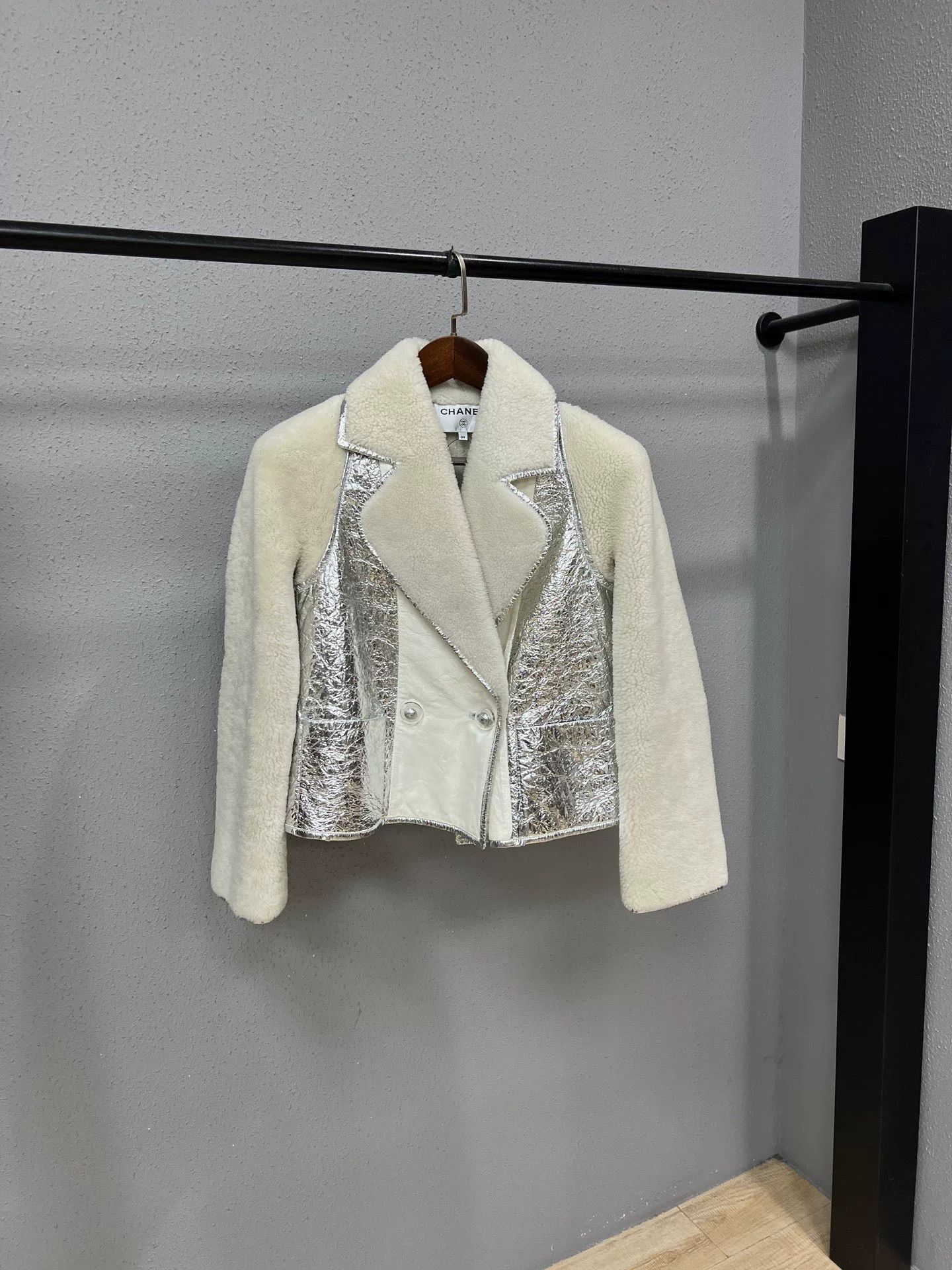 Chanel Chanel Jacket M Women Size M / US 6-8 / IT 42-44 - 1 Thumbnail