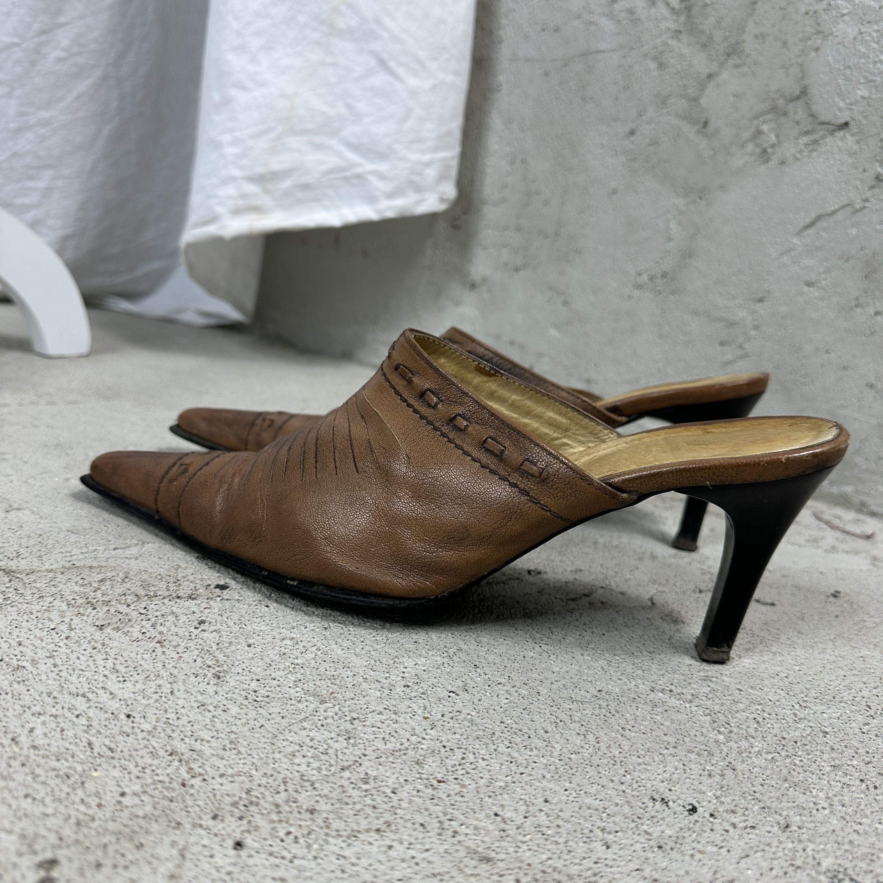 Vintage Vintage Y2K Avant Garde Leather Mules Size US 9 / IT 39 - 5 Thumbnail