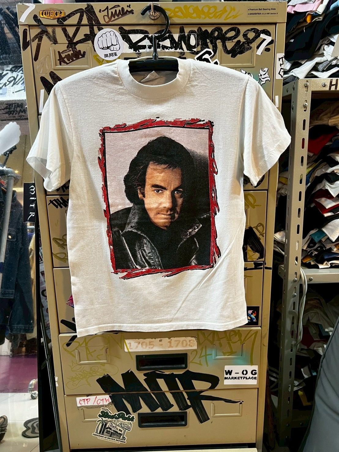 Band Tees Neil Diamond 89’s Size US M / EU 48-50 / 2 - 1 Thumbnail