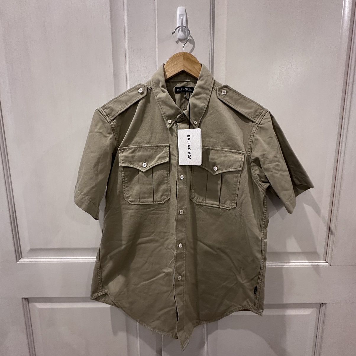 Balenciaga Balenciaga Back Logo Embroidered Short Sleeve Shirt Size US M / EU 48-50 / 2 - 1 Thumbnail