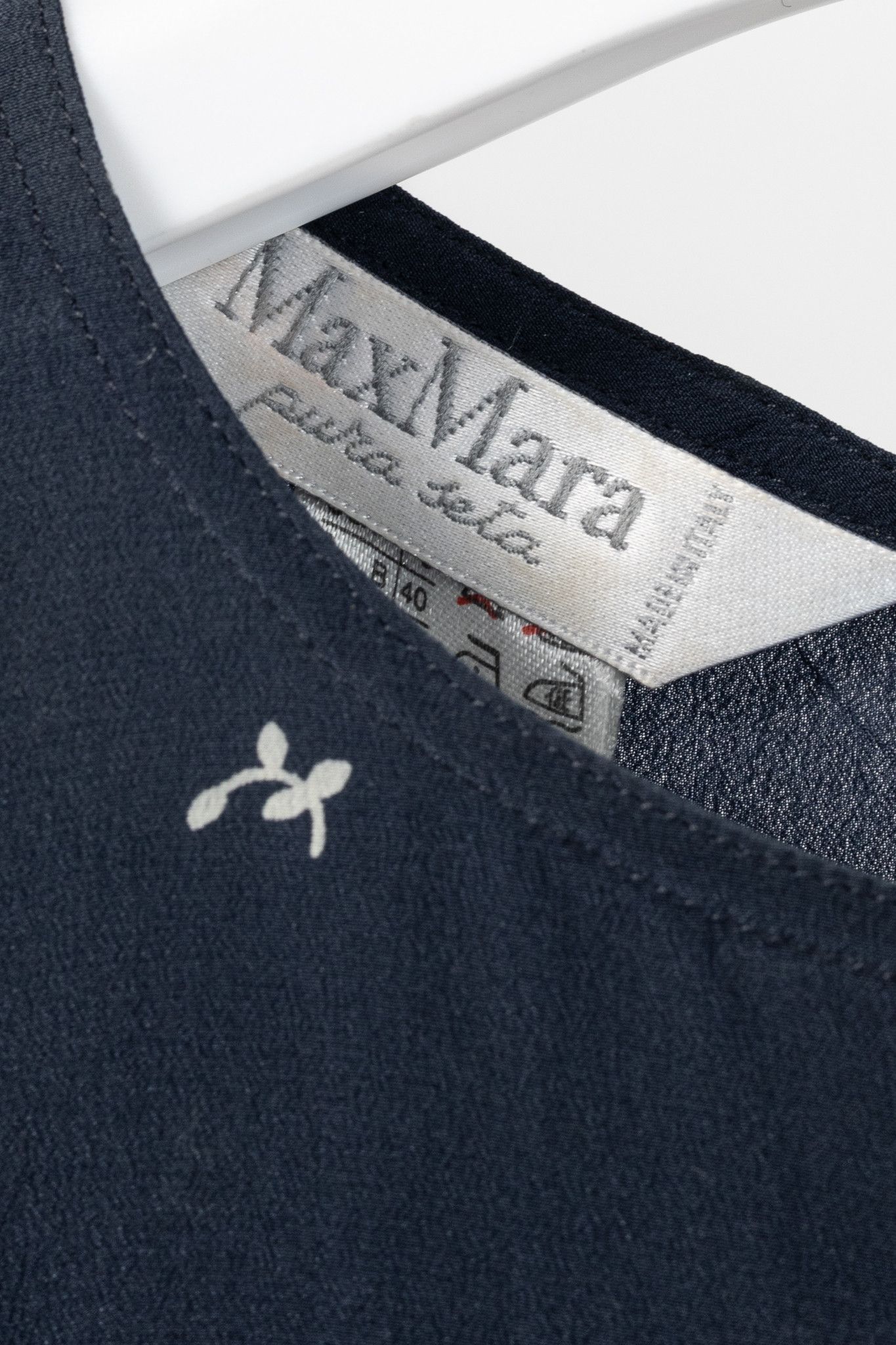 Max Mara Max Mara Navy Floral Silk Sleeveless Blouse Size M / US 6-8 / IT 42-44 - 4 Thumbnail