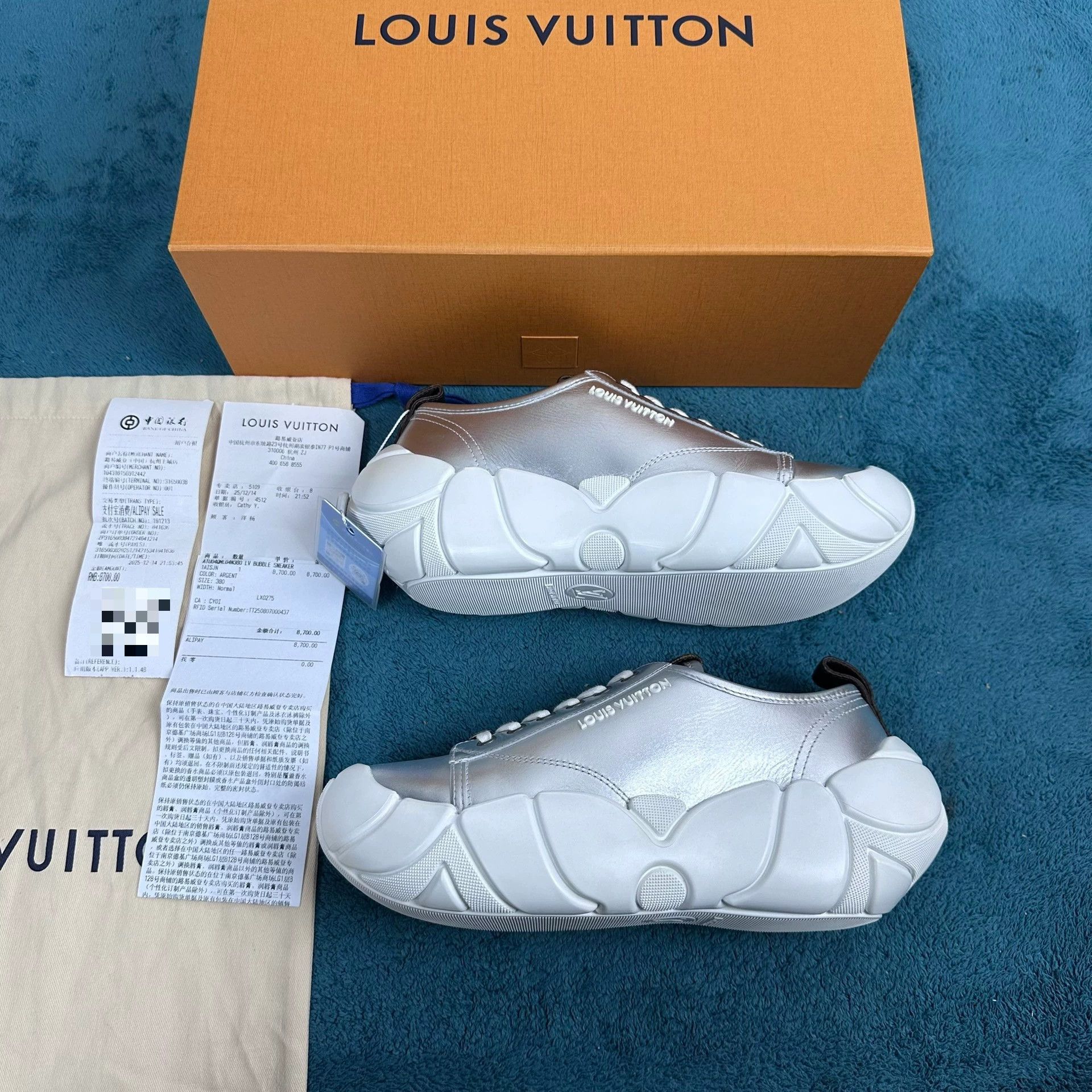 Louis Vuitton LV Lambskin Metallic Platform LowTop Sneaker Silver Size US 7.5 / IT 37.5 - 2 Thumbnail