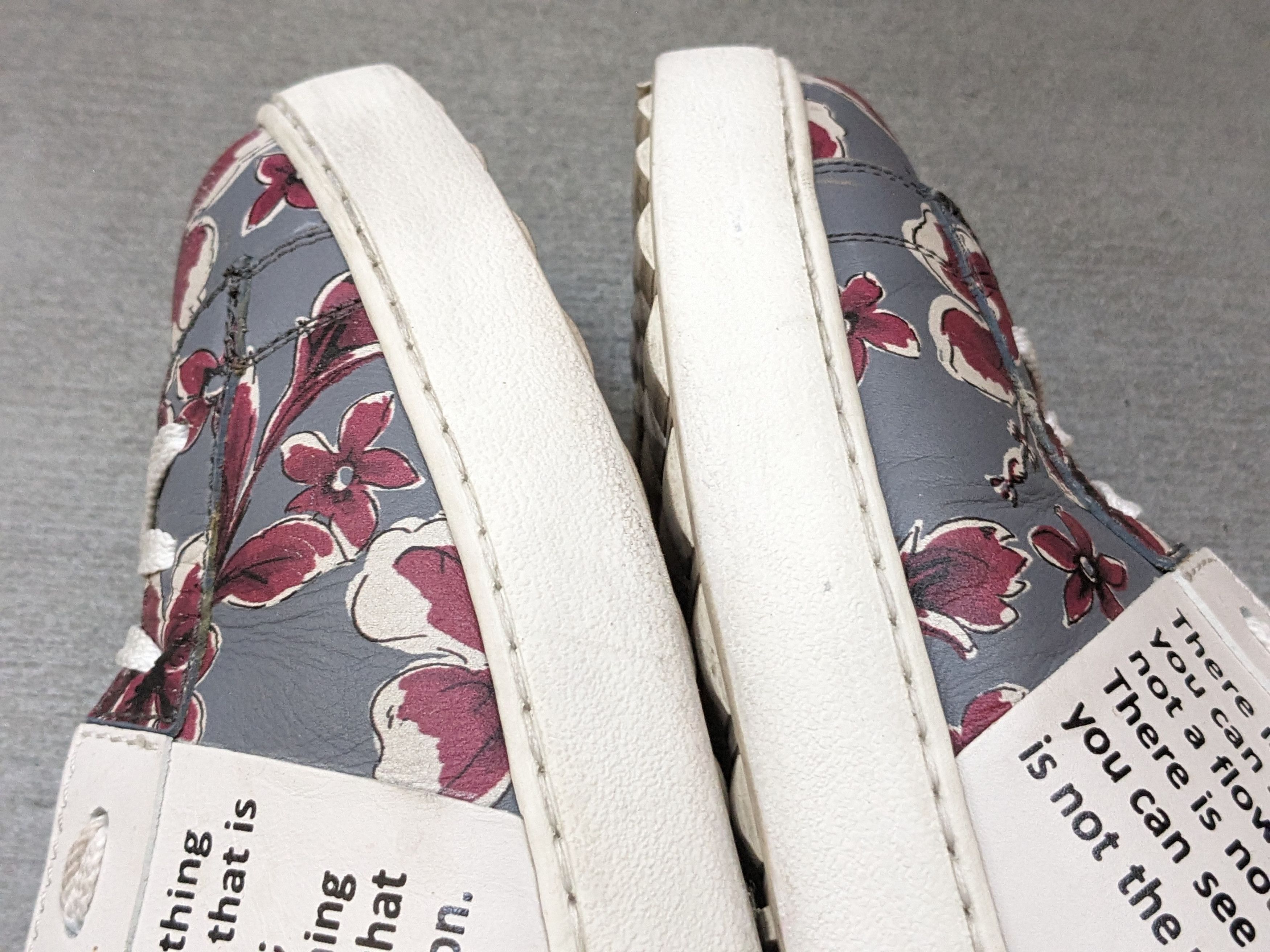 Valentino Valentino Rockstud Sneakers 9.5 42.5 Floral Gray Leather Size US 9.5 / EU 42-43 - 10 Thumbnail