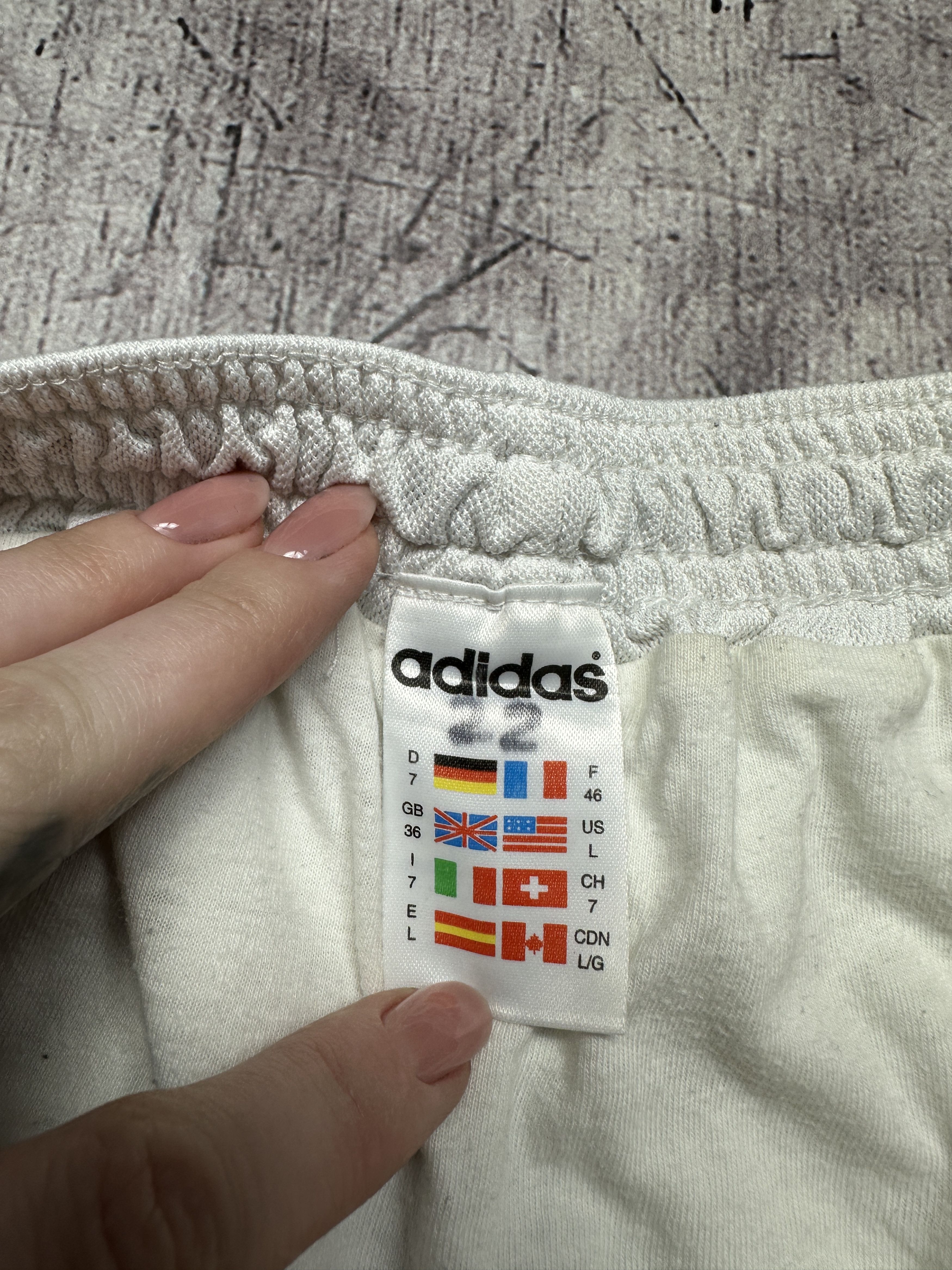 Adidas Adidas 90s Vintage Mens Shorts Size US 36 / EU 52 - 5 Thumbnail