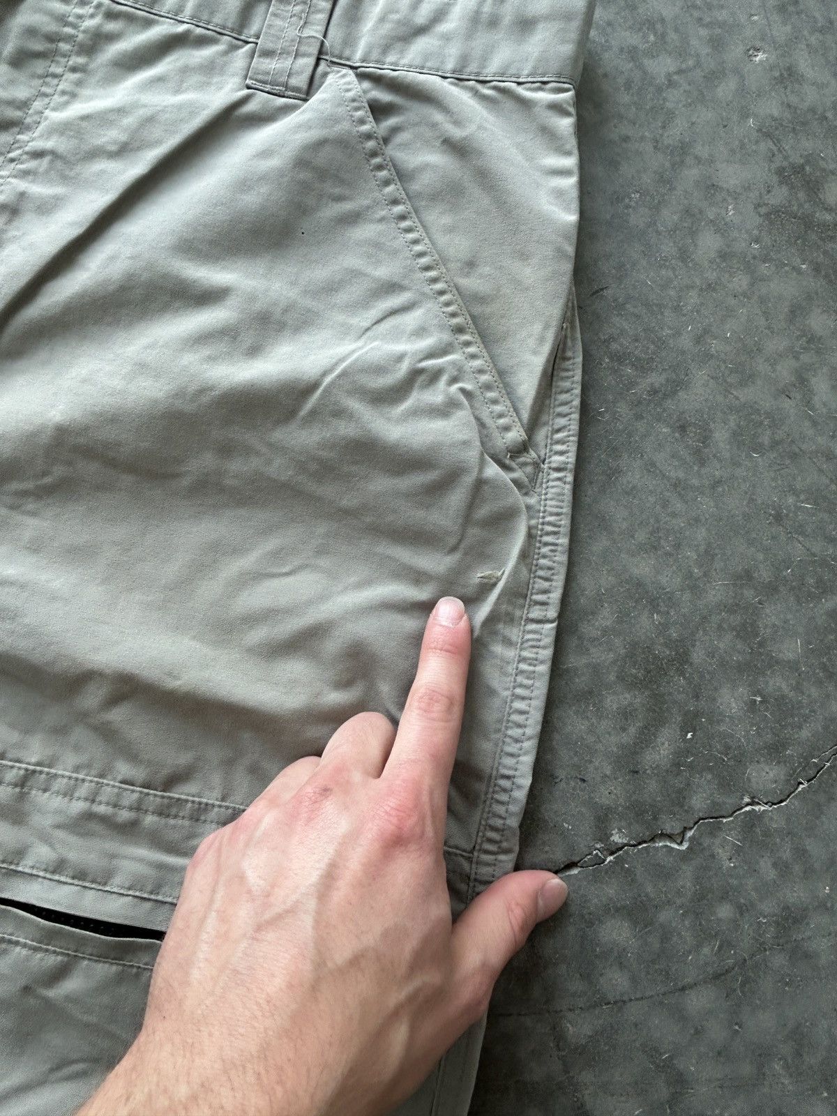 Vintage Vintage Y2K On The Brink Nylon Cargo Shorts OTB Size US 33 - 8 Thumbnail