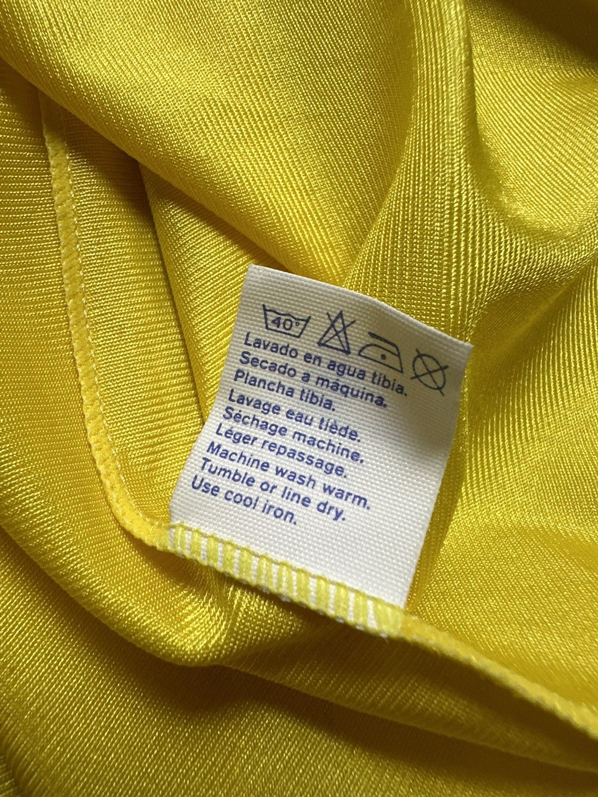 Vintage Vintage Retro Barcelona shirt soccer jersey rare yellow away Size US L / EU 52-54 / 3 - 9 Thumbnail