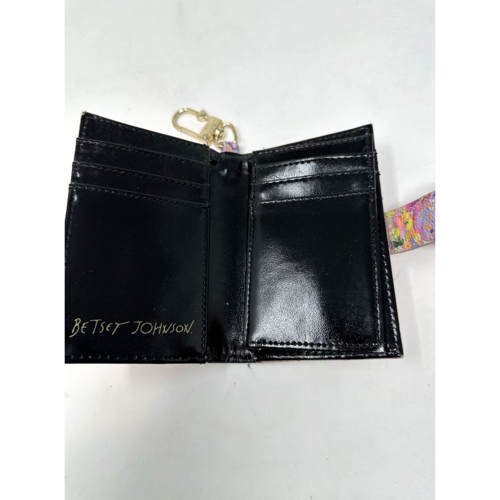 Betsey Johnson Betsey Johnson Wallet Pink Floral Card Holder ID Window Heart Magnetic Clutch Mini Wristlet Women Size ONE SIZE - 3 Thumbnail