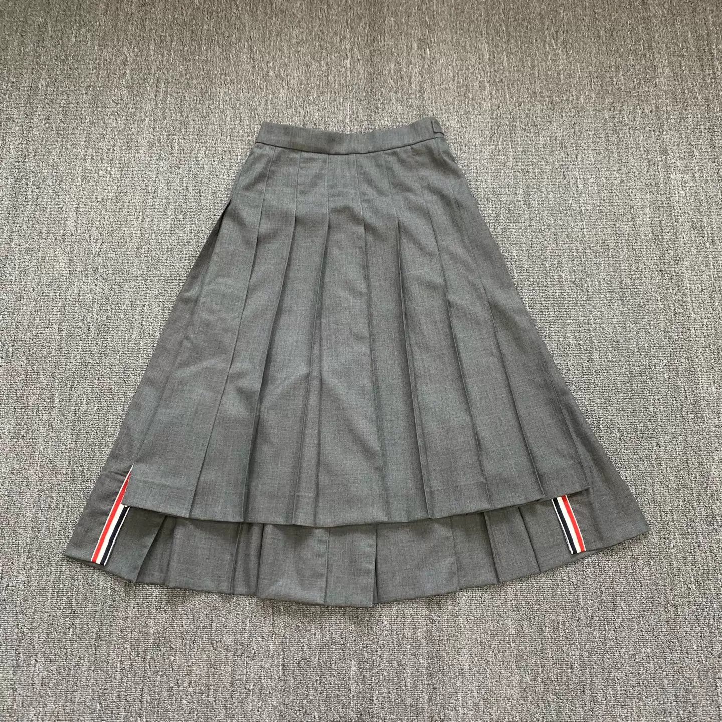 Thom Browne Thom Browne Gray Pleated Long Skirt 38 98 New Size 26" / US 2 / IT 38 - 1 Thumbnail