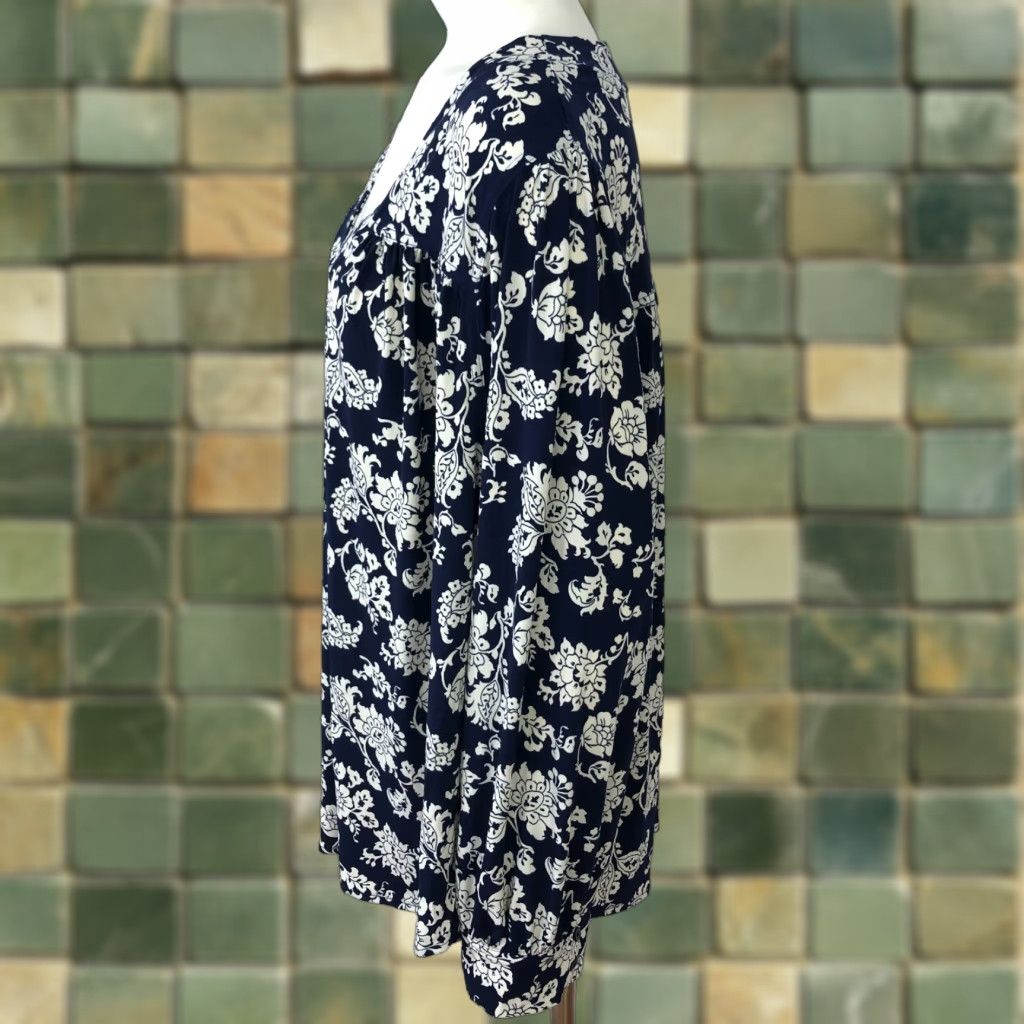 Vintage Lane Bryant Blouse, Plus Size 4X, Smock Pullover, Blue Ivory All Over Print, Long Sleeve, Round Neck, Polyester Spandex, Casual Shirt, Women Size XXL / US 16-18 / IT 52-54 - 1 Thumbnail