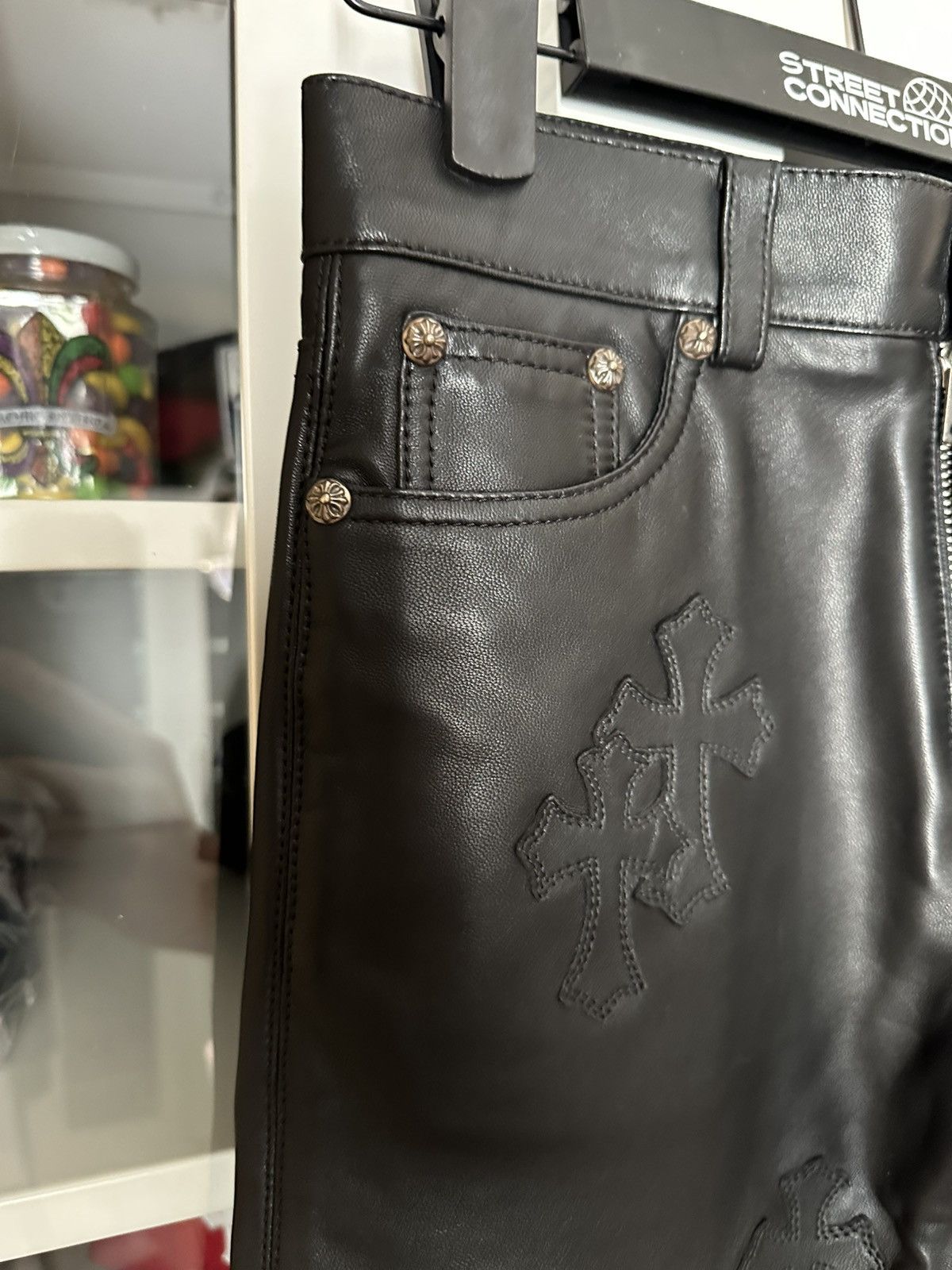 Chrome Hearts CHROME HEARTS KIDS YOUTH LEATHER FLEURKNEE CROSS PATCH PANT Size US 26 / EU 42 - 7 Thumbnail