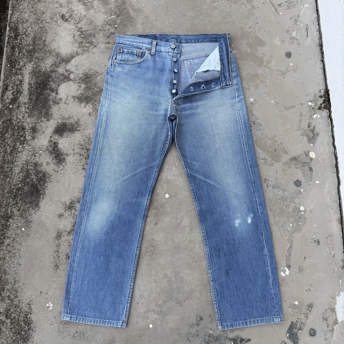 Levi's Vintage Clothing Vintage Levi's 501 USA Button Fly Faded Denim Jean Pants Size US 34 / EU 50 - 1 Thumbnail