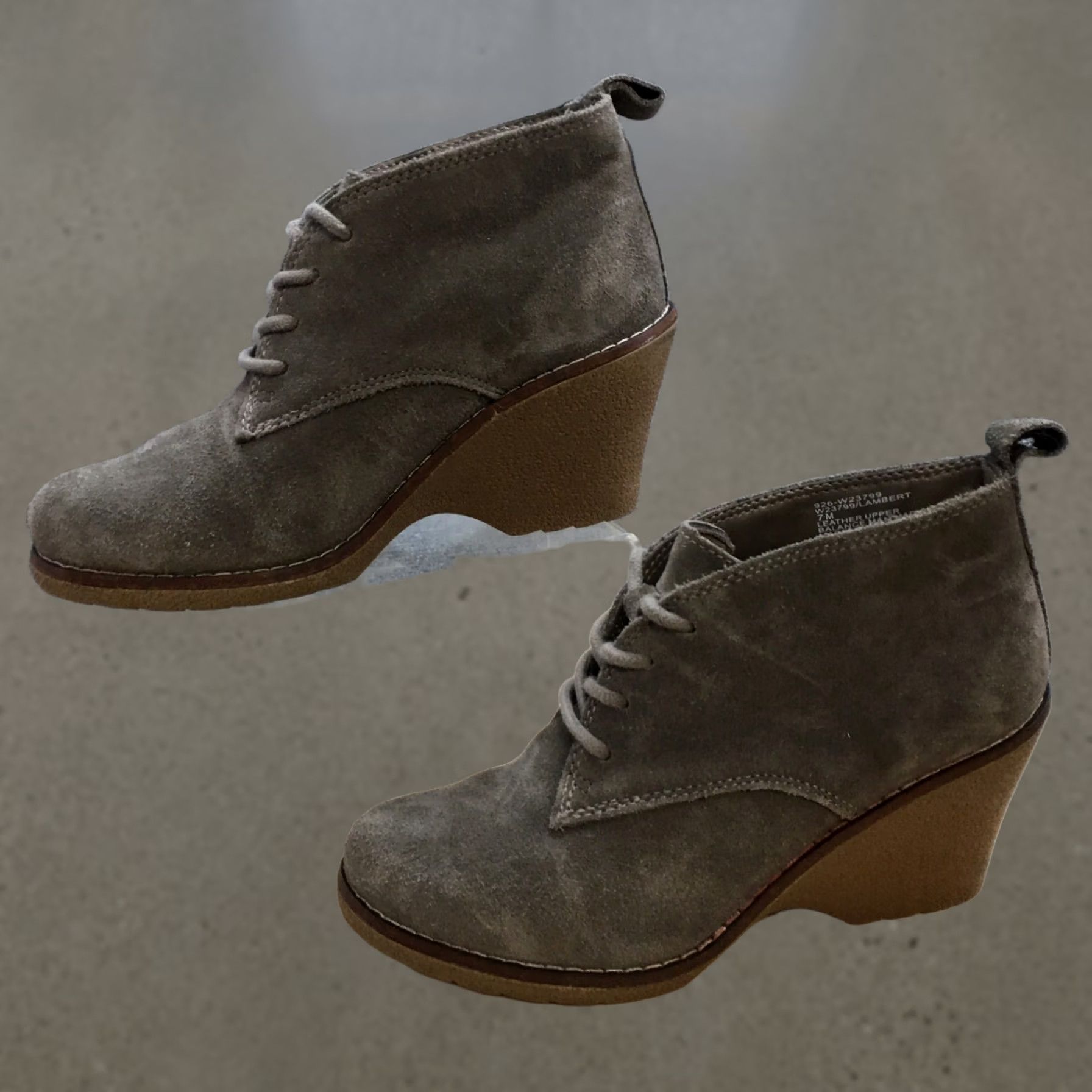Vintage White Mountain Ankle Boot Womens 7M Gray Lambert Lace Up Wedge Heel Casual Suede Size US 7 / IT 37 - 1 Thumbnail