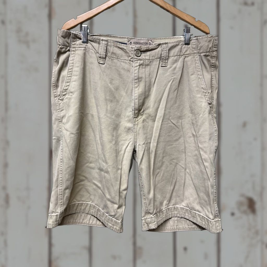 Nautica Nautica Jeans Co. Shorts Mens 36 Tan Khaki Cotton Pocket Cargo Pocket Flat Front Zip Casual Chino Regular Size US 36 / EU 52 - 1 Thumbnail