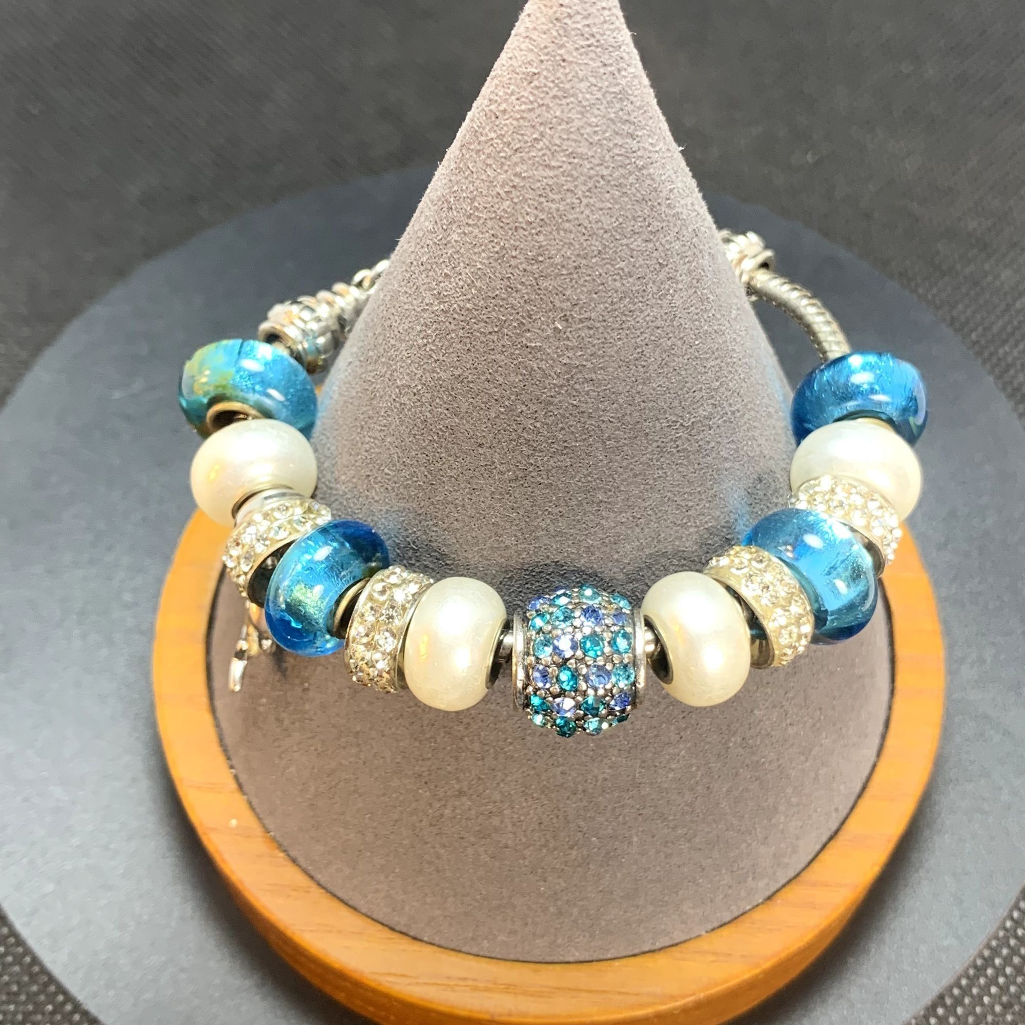Other Silvertone Slide Charm Bracelet Blue Crystal Blue & White Sl Size ONE SIZE - 4 Thumbnail