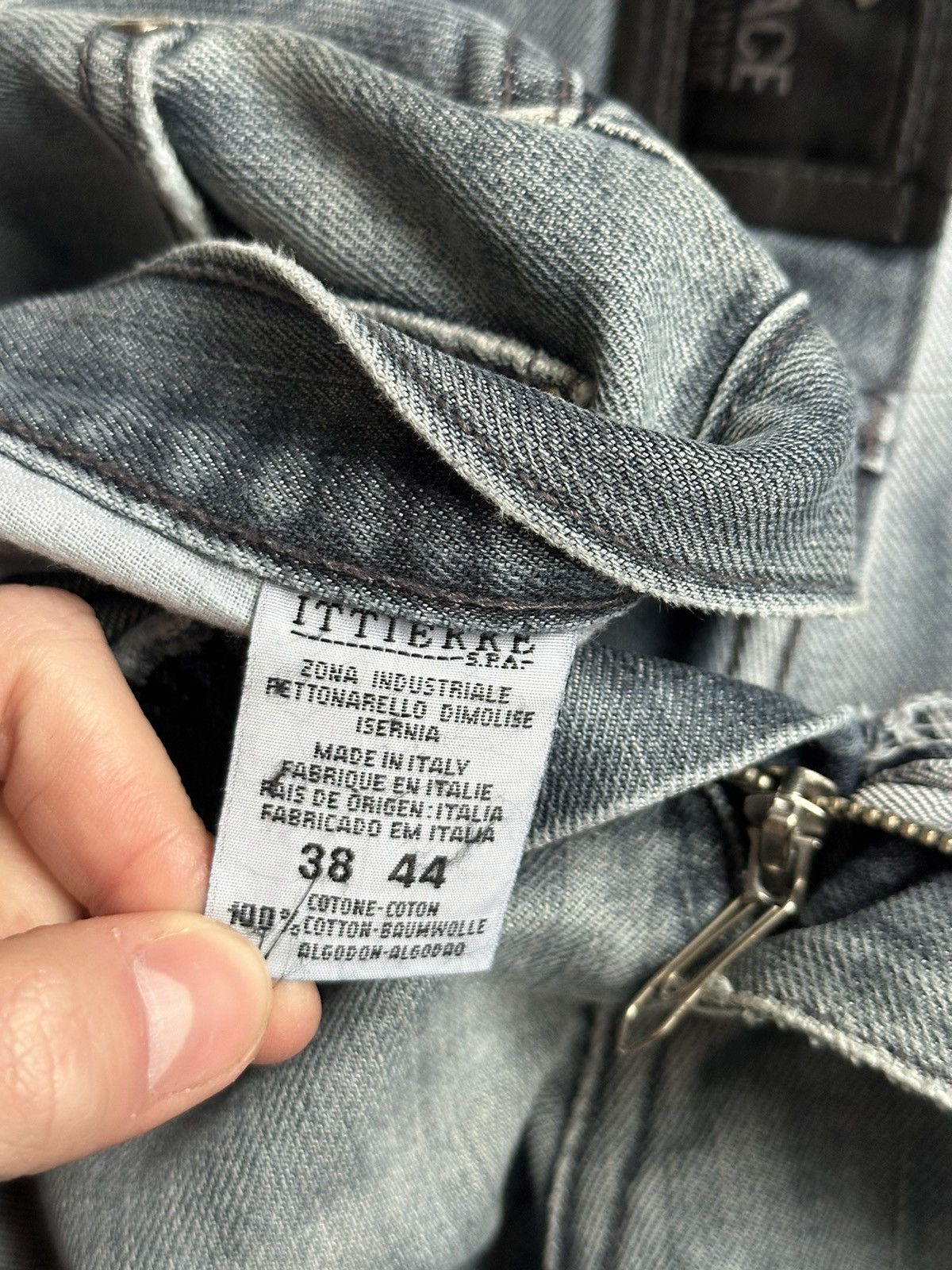 Vintage Vintage Versace Jeans Couture Medusa Straight Jeans size 38 Size US 38 / EU 54 - 16 Thumbnail