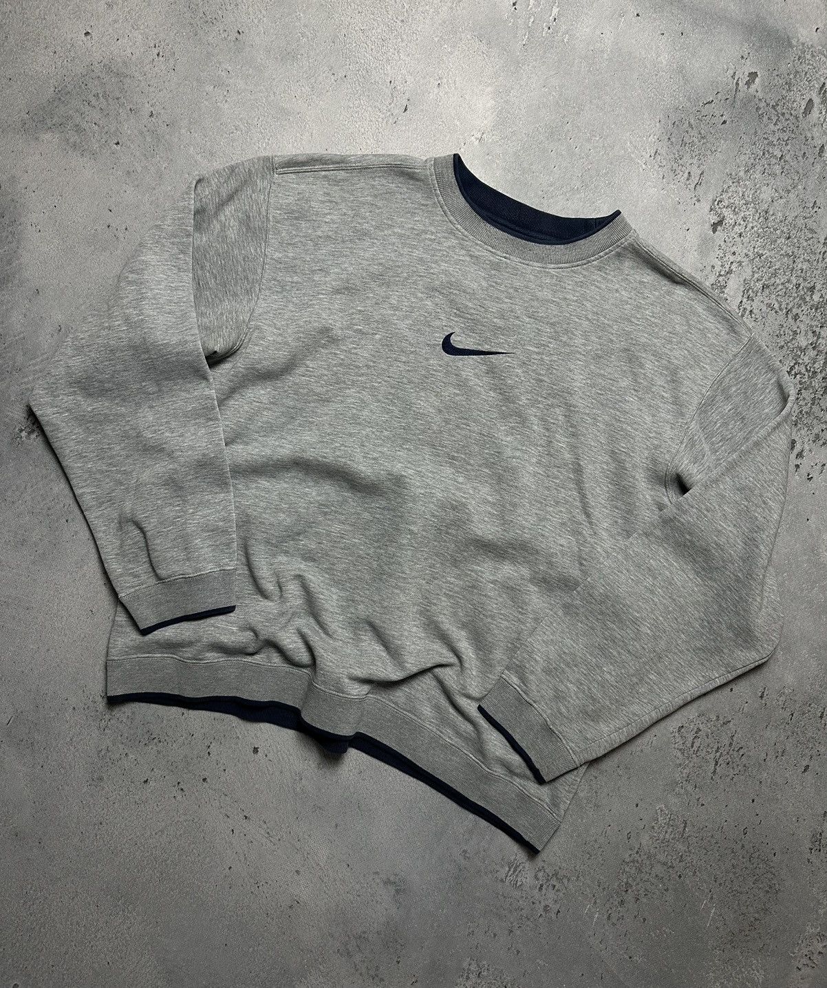 Nike Vintage Crewneck Nike boxy center swoosh y2k fits logo USA 🇺🇸 Size US XL / EU 56 / 4 - 4 Thumbnail