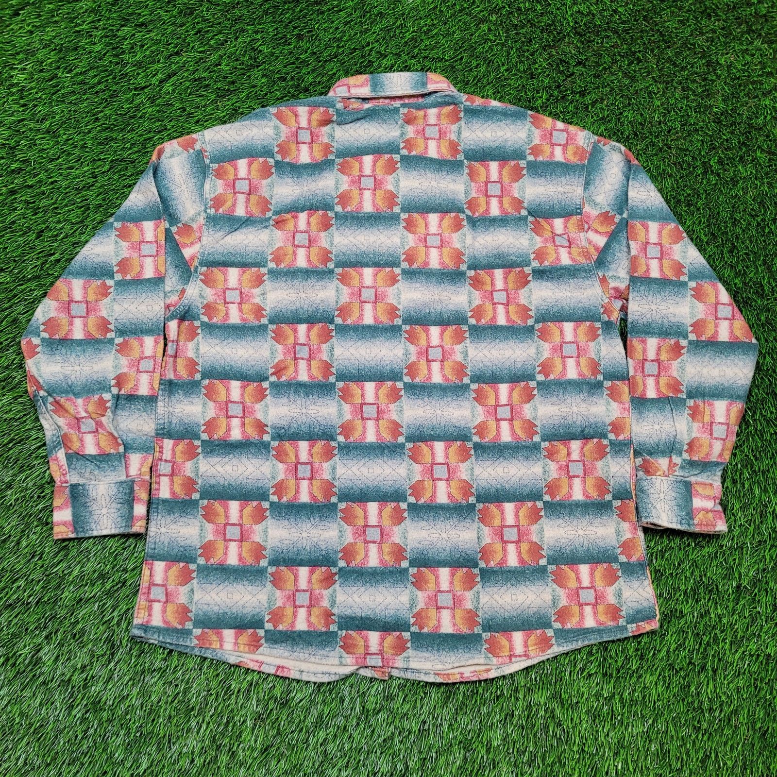 Cabelas VTG Cabela's Aztec Flannel Shirt Womens XL Oversized Chamois Size XL / US 12-14 / IT 48-50 - 4 Thumbnail